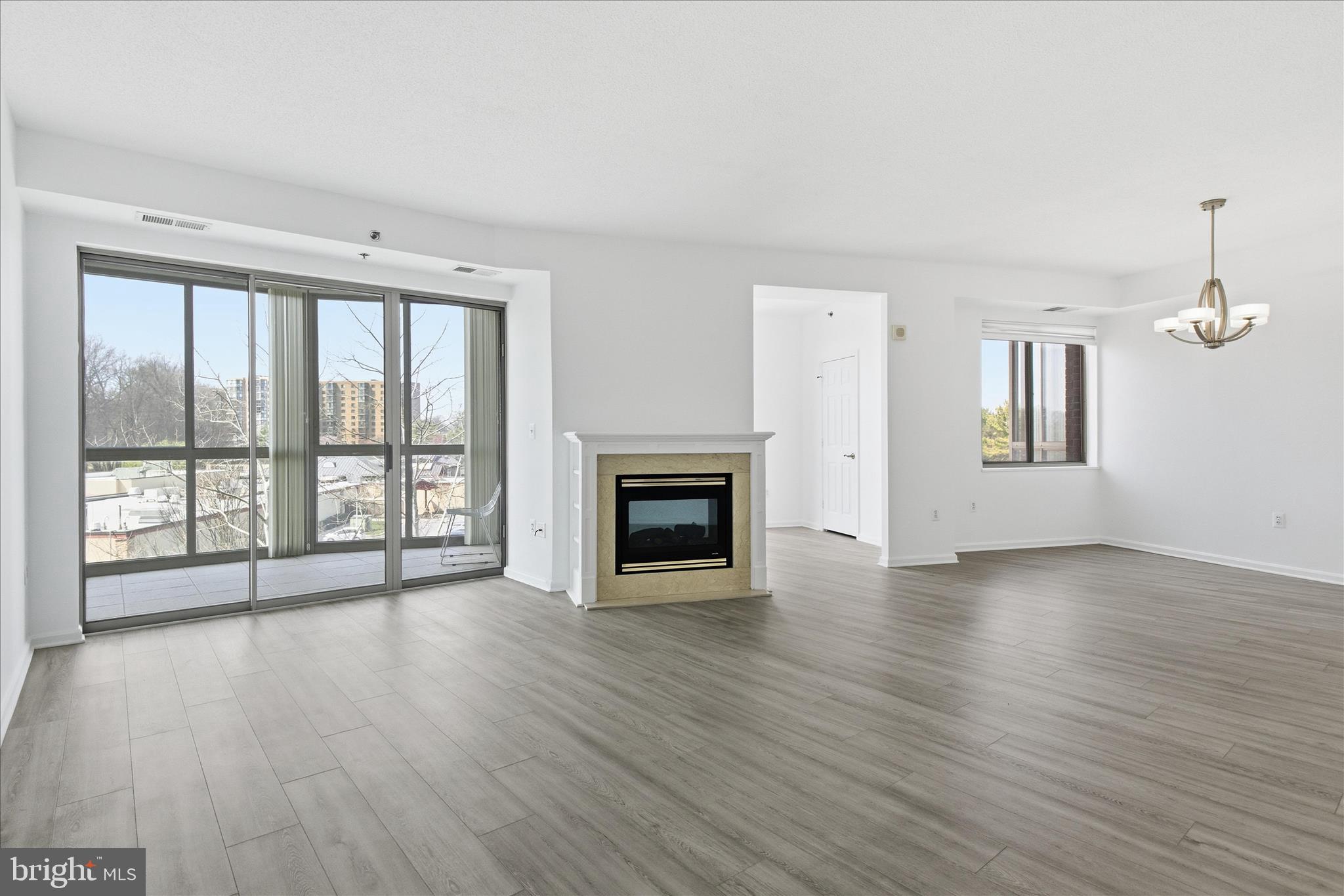 VANTAGE POINT WEST AT LW - Residential