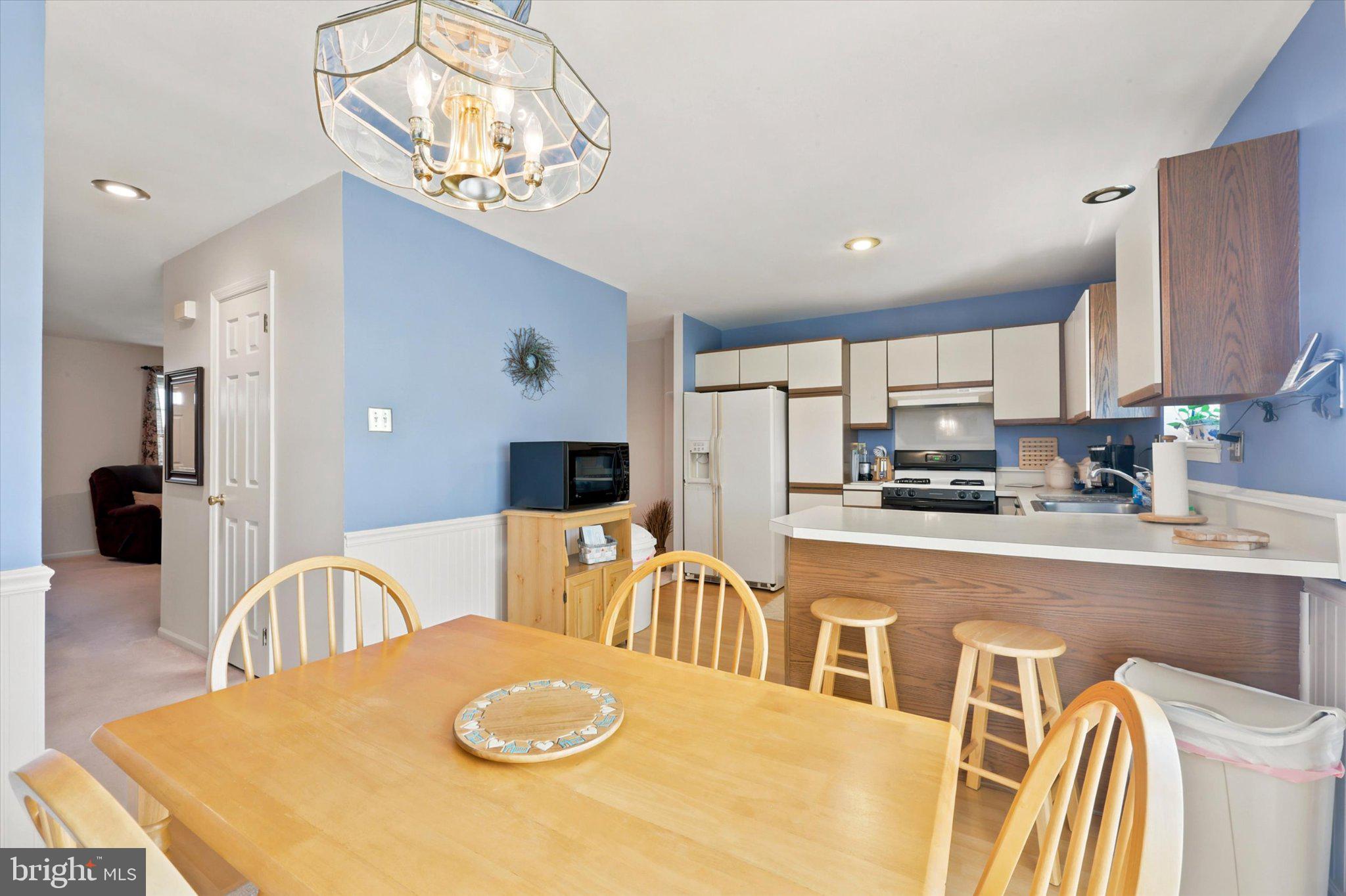 CAMBRIDGE SQ - Residential