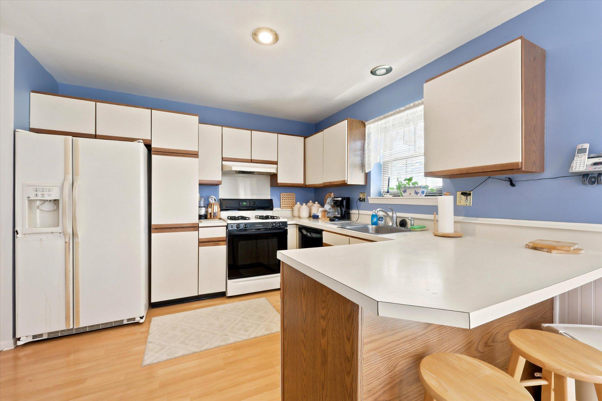 CAMBRIDGE SQ - Residential