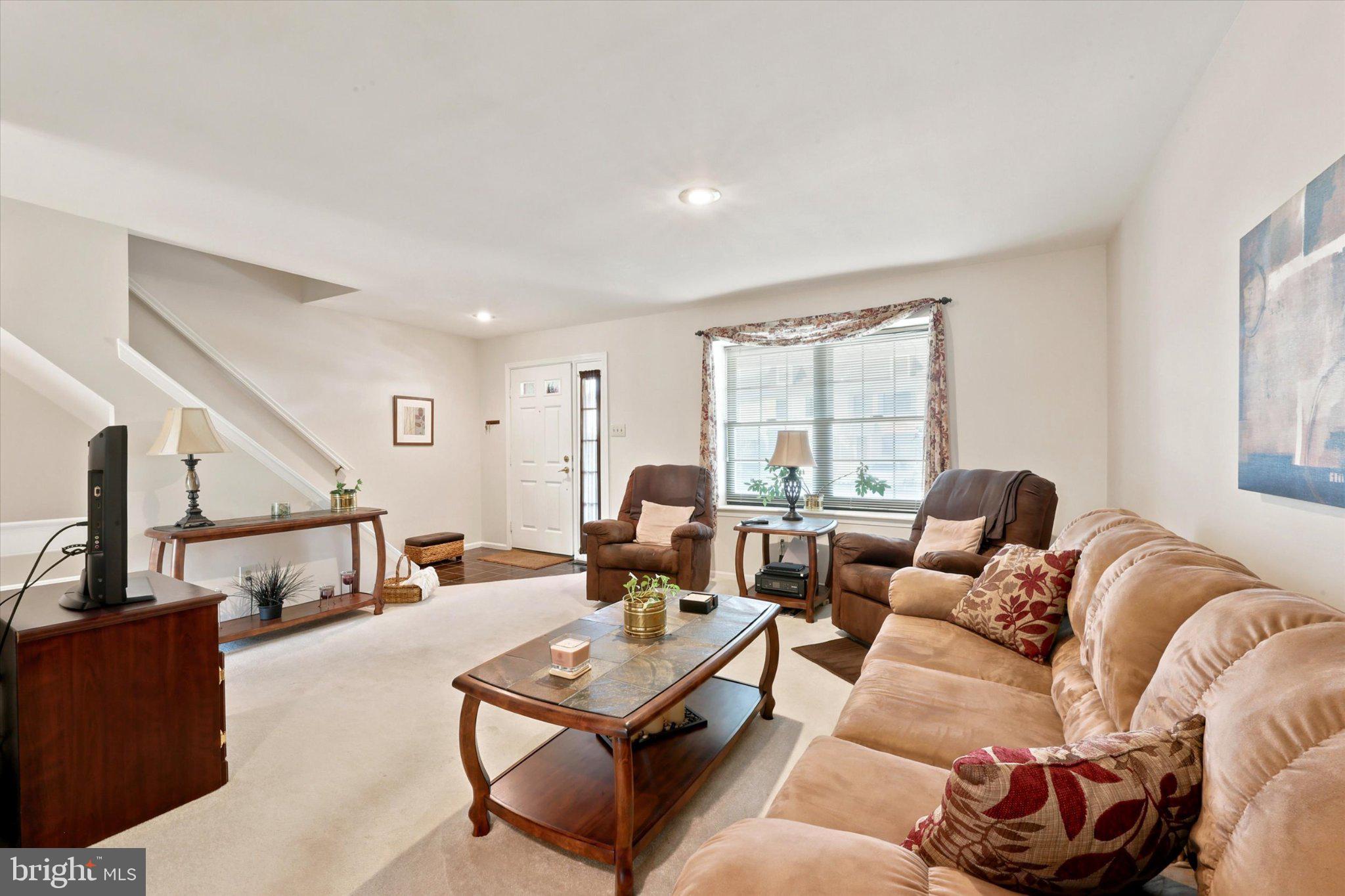 CAMBRIDGE SQ - Residential