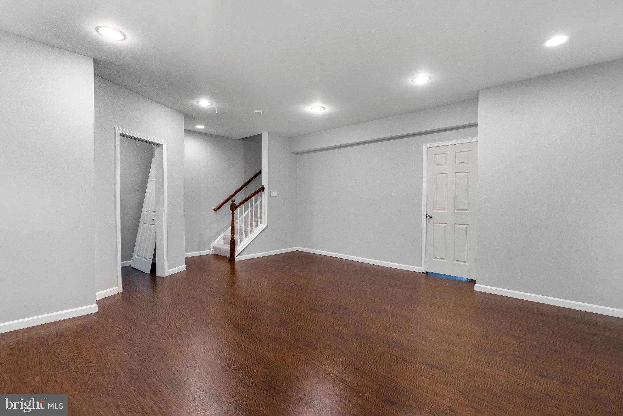WALNUT RIDGE - Residential