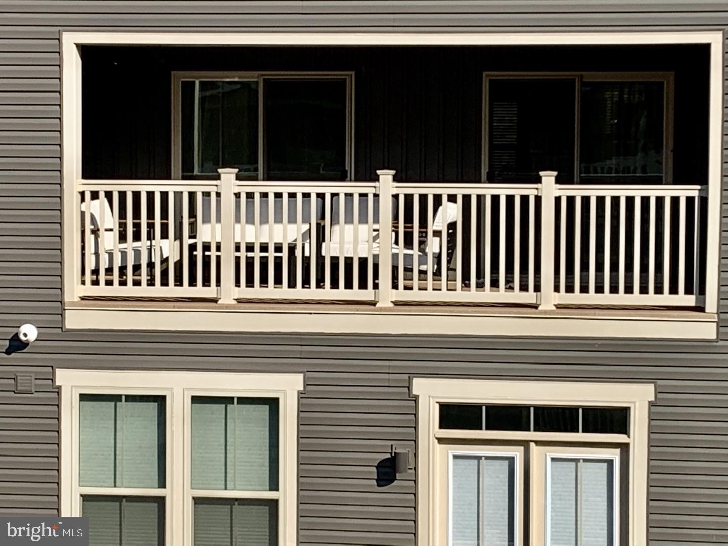 ARCOLA TOWN CENTER CONDO - Residential Lease