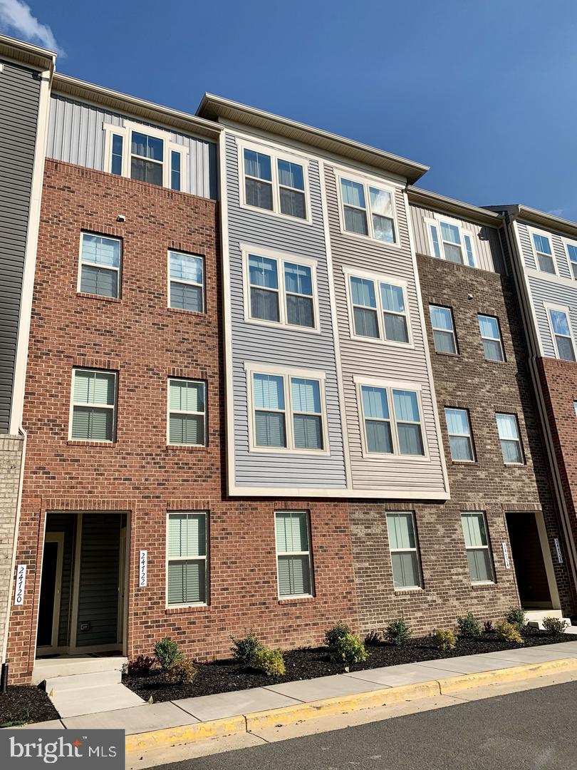 ARCOLA TOWN CENTER CONDO - Residential Lease