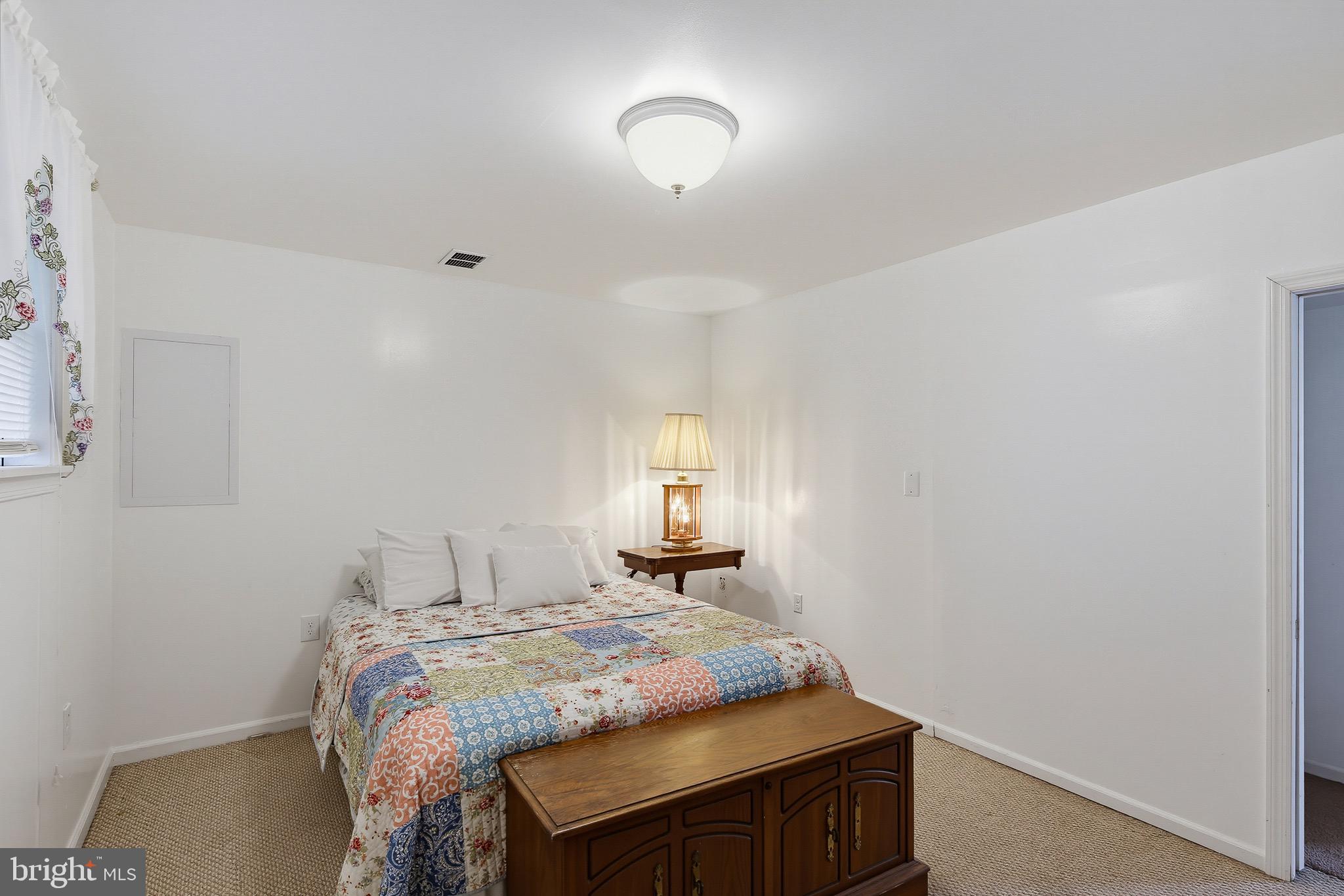 LAWNDALE ACRES - Residential
