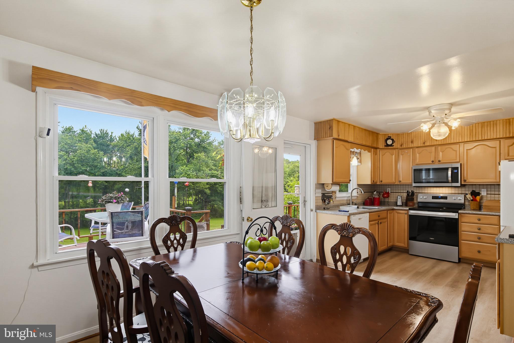 LAWNDALE ACRES - Residential