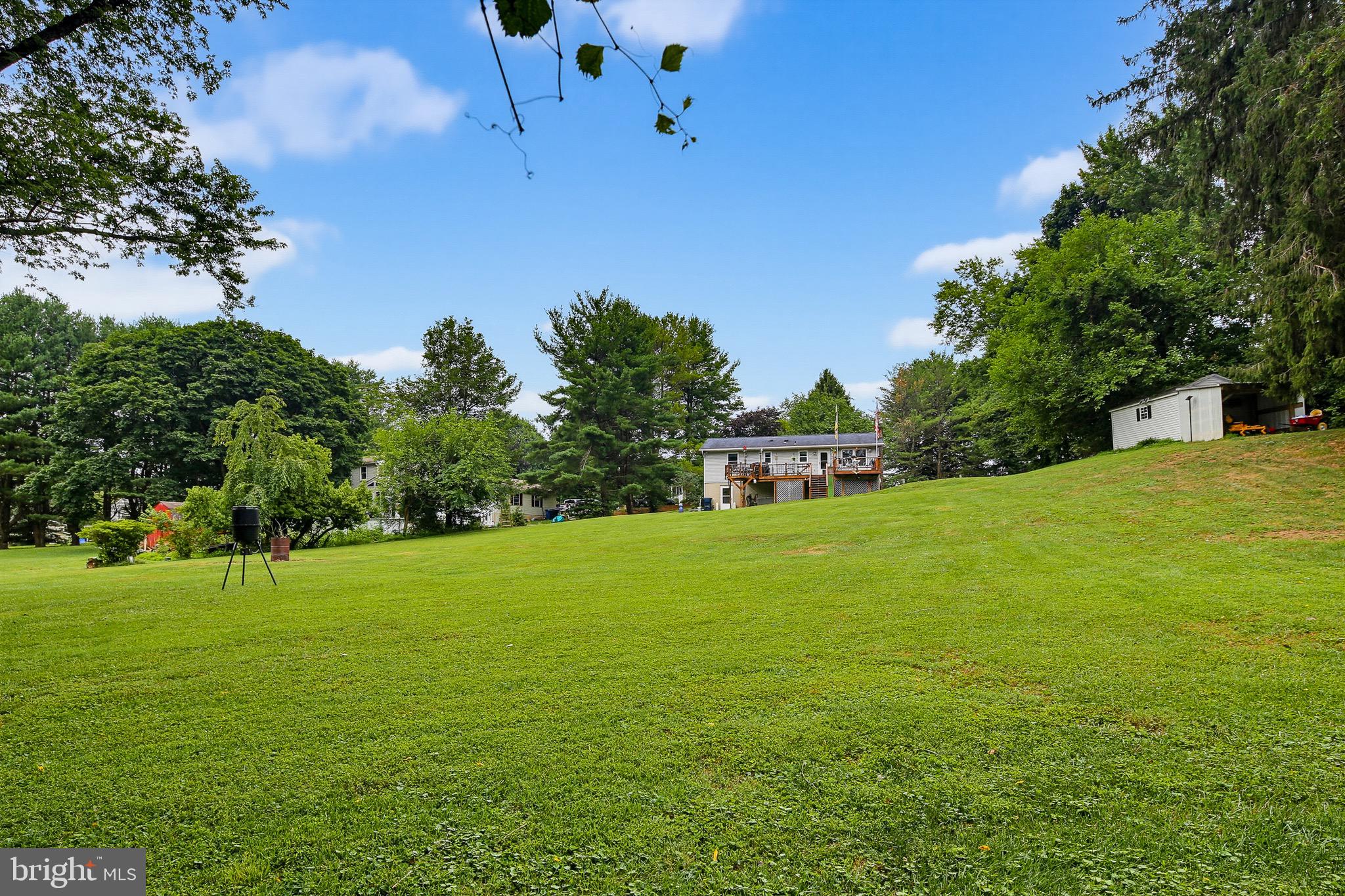 LAWNDALE ACRES - Residential