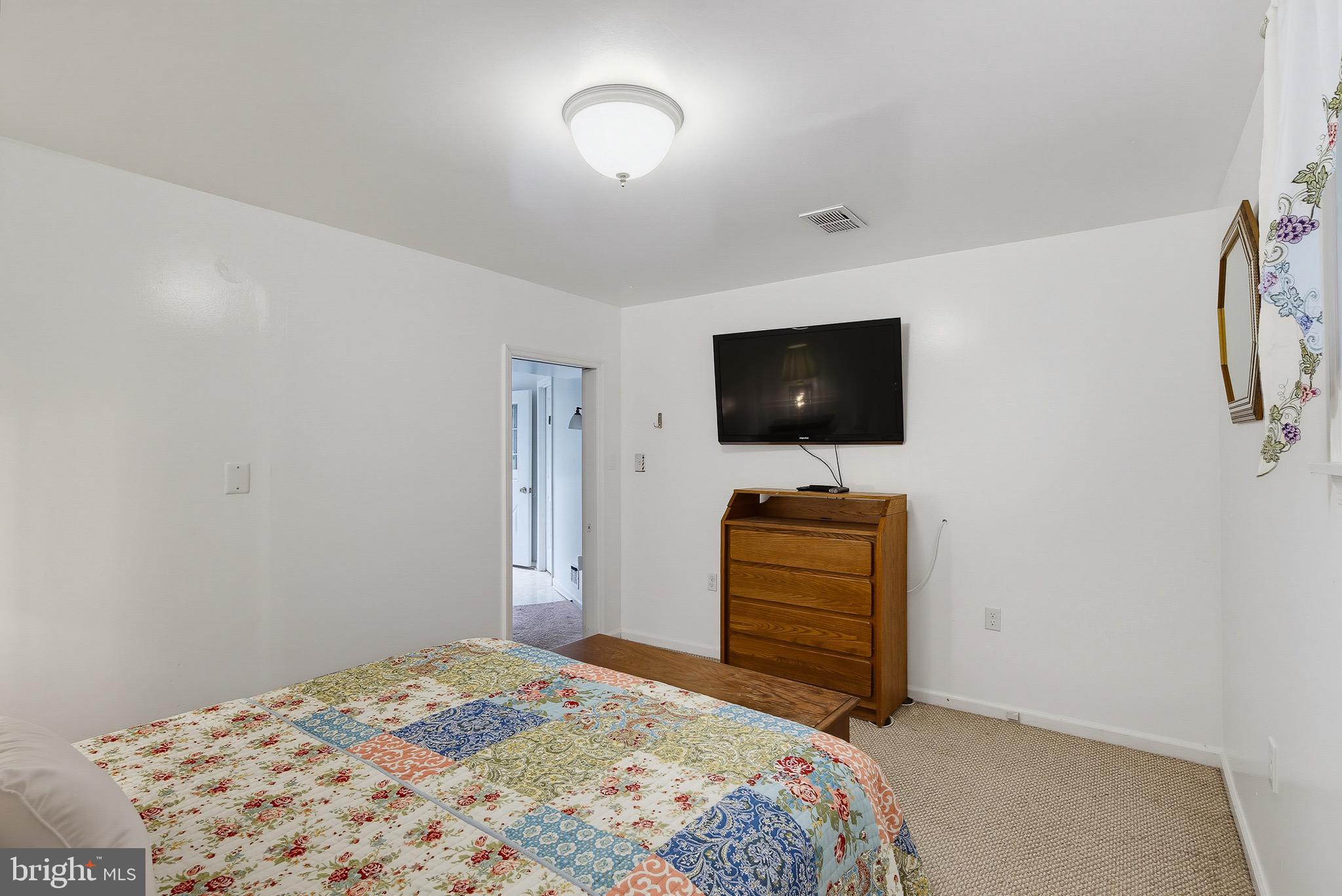 LAWNDALE ACRES - Residential