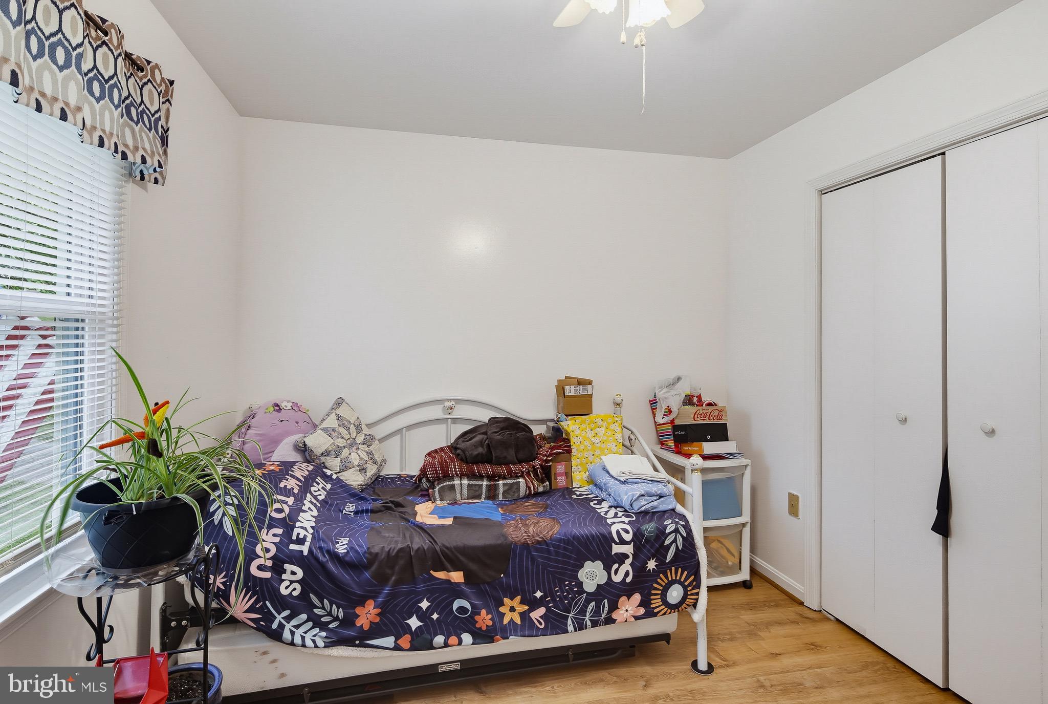 LAWNDALE ACRES - Residential
