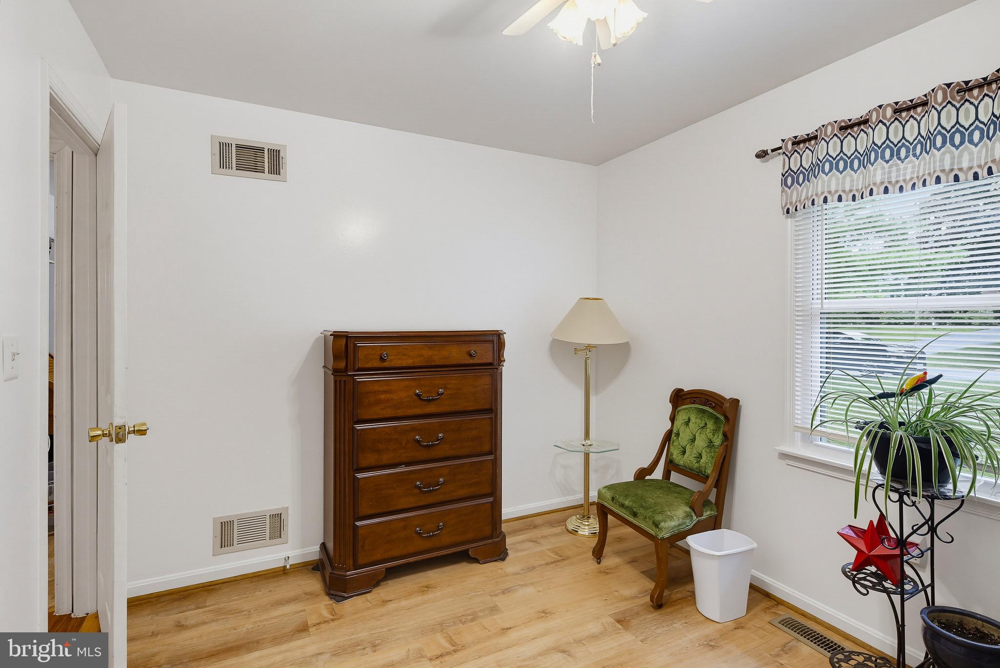 LAWNDALE ACRES - Residential