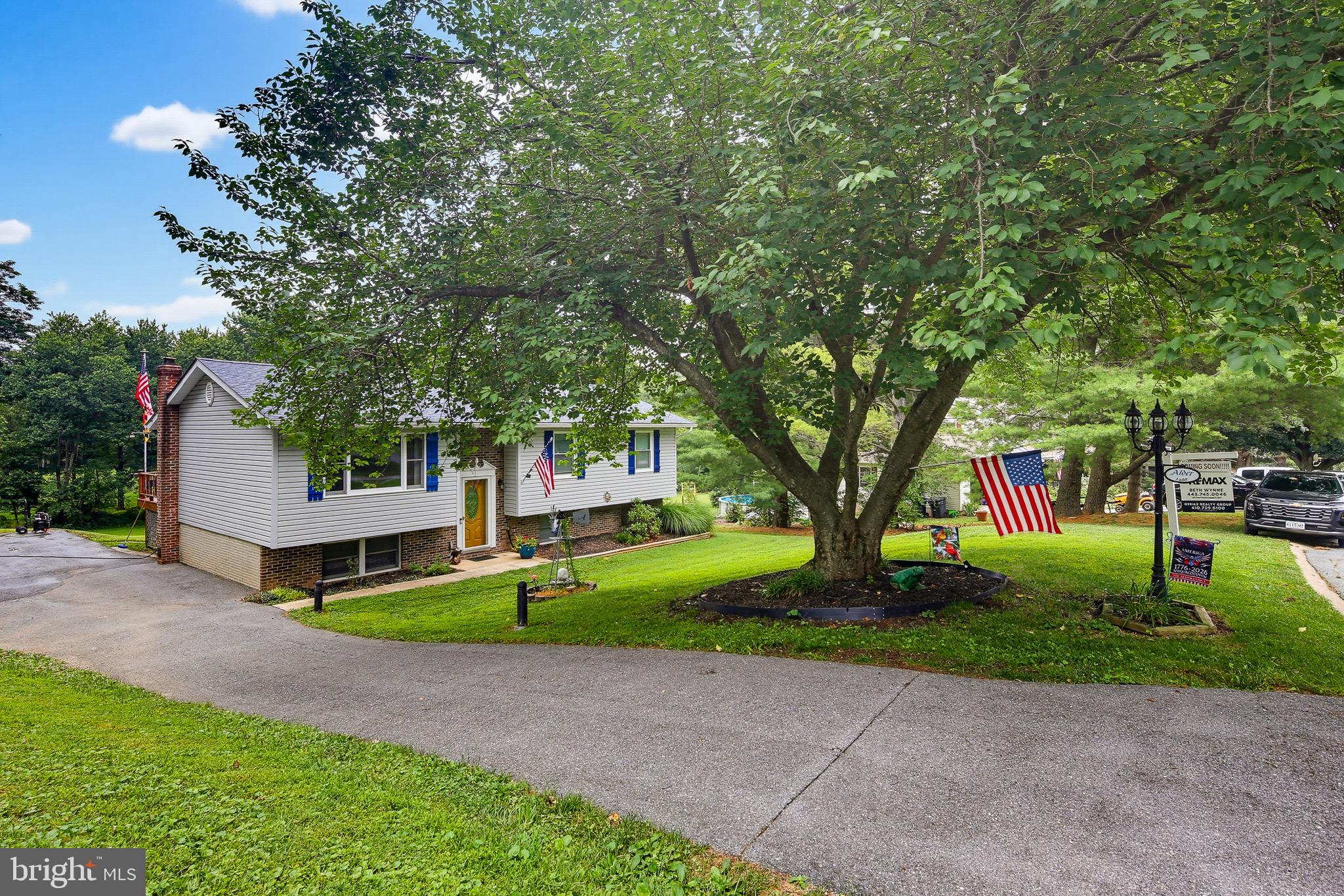 LAWNDALE ACRES - Residential