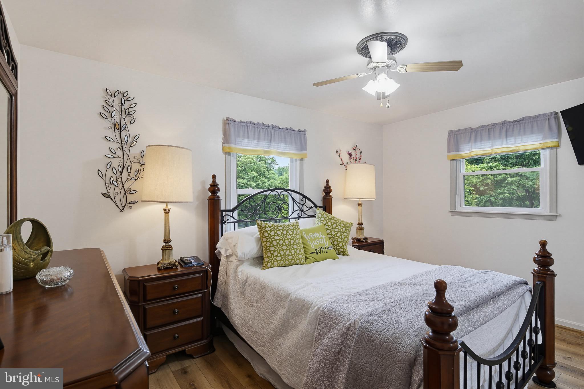 LAWNDALE ACRES - Residential