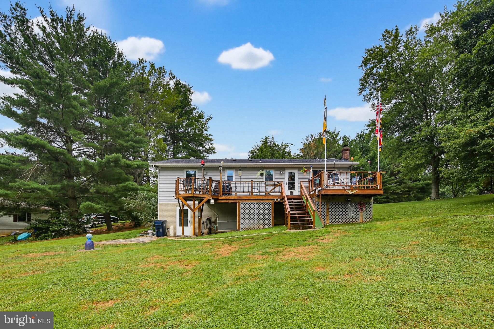 LAWNDALE ACRES - Residential