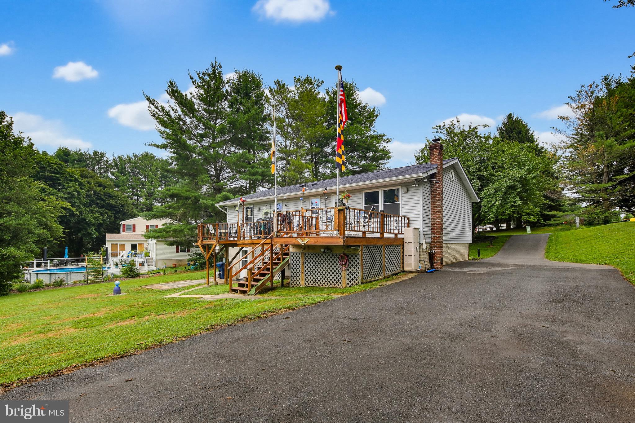 LAWNDALE ACRES - Residential