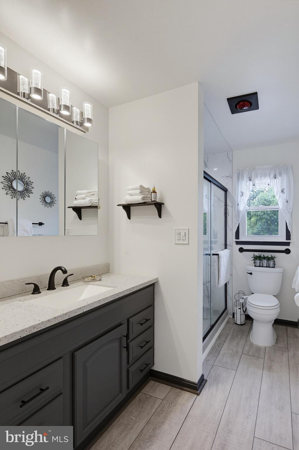 LAWNDALE ACRES - Residential