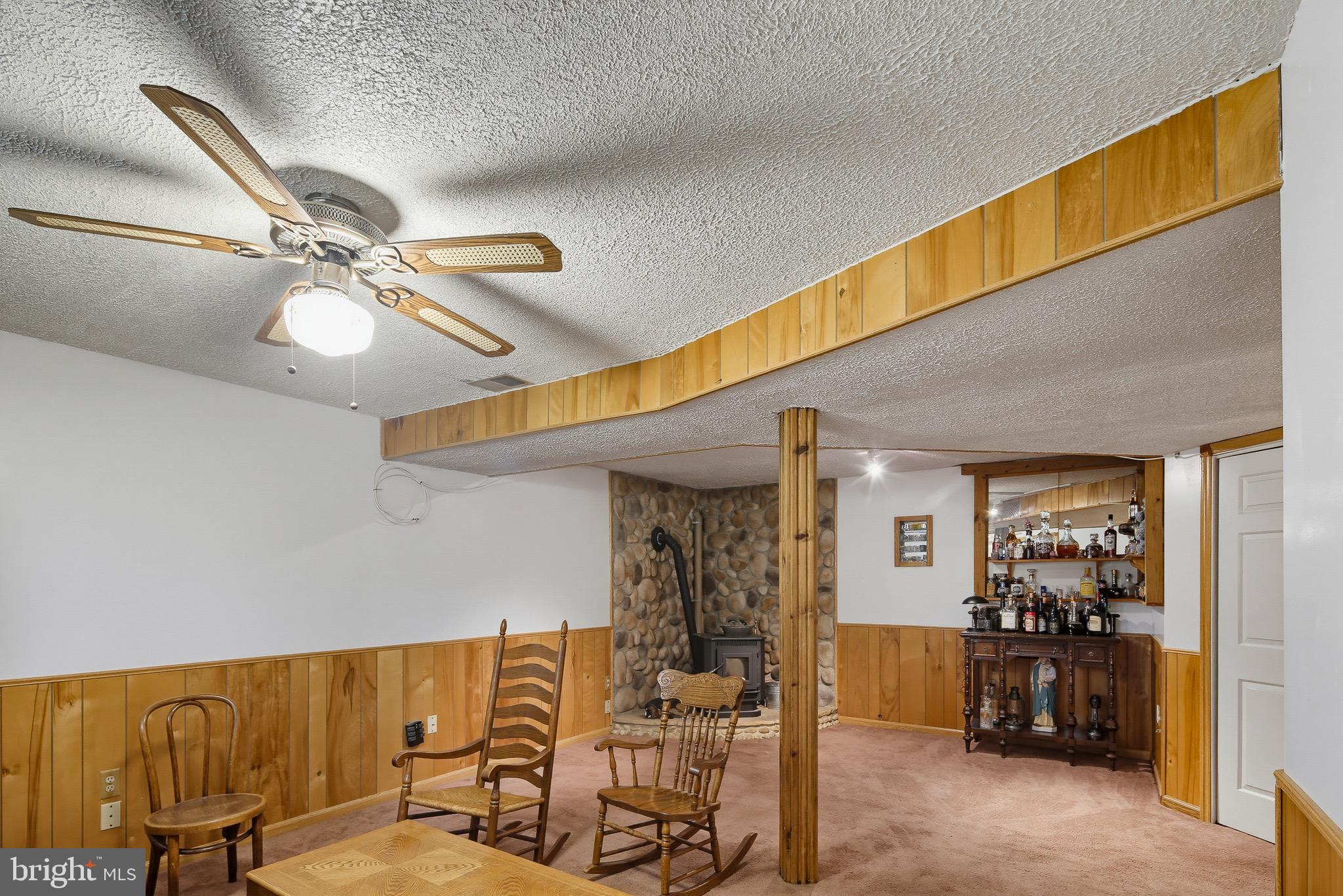 LAWNDALE ACRES - Residential
