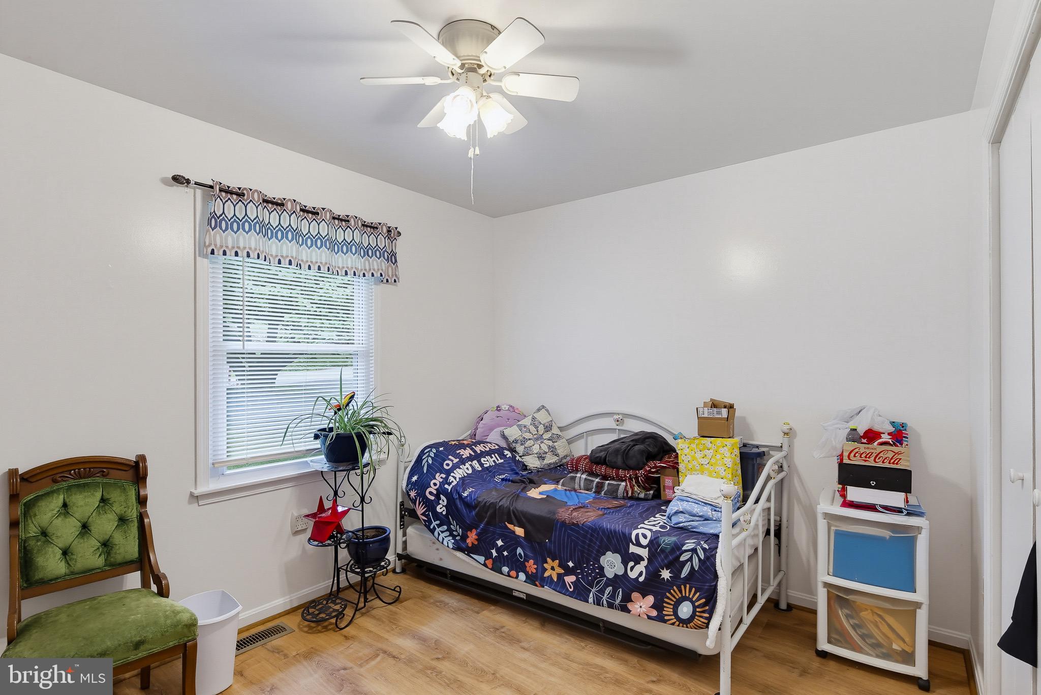 LAWNDALE ACRES - Residential