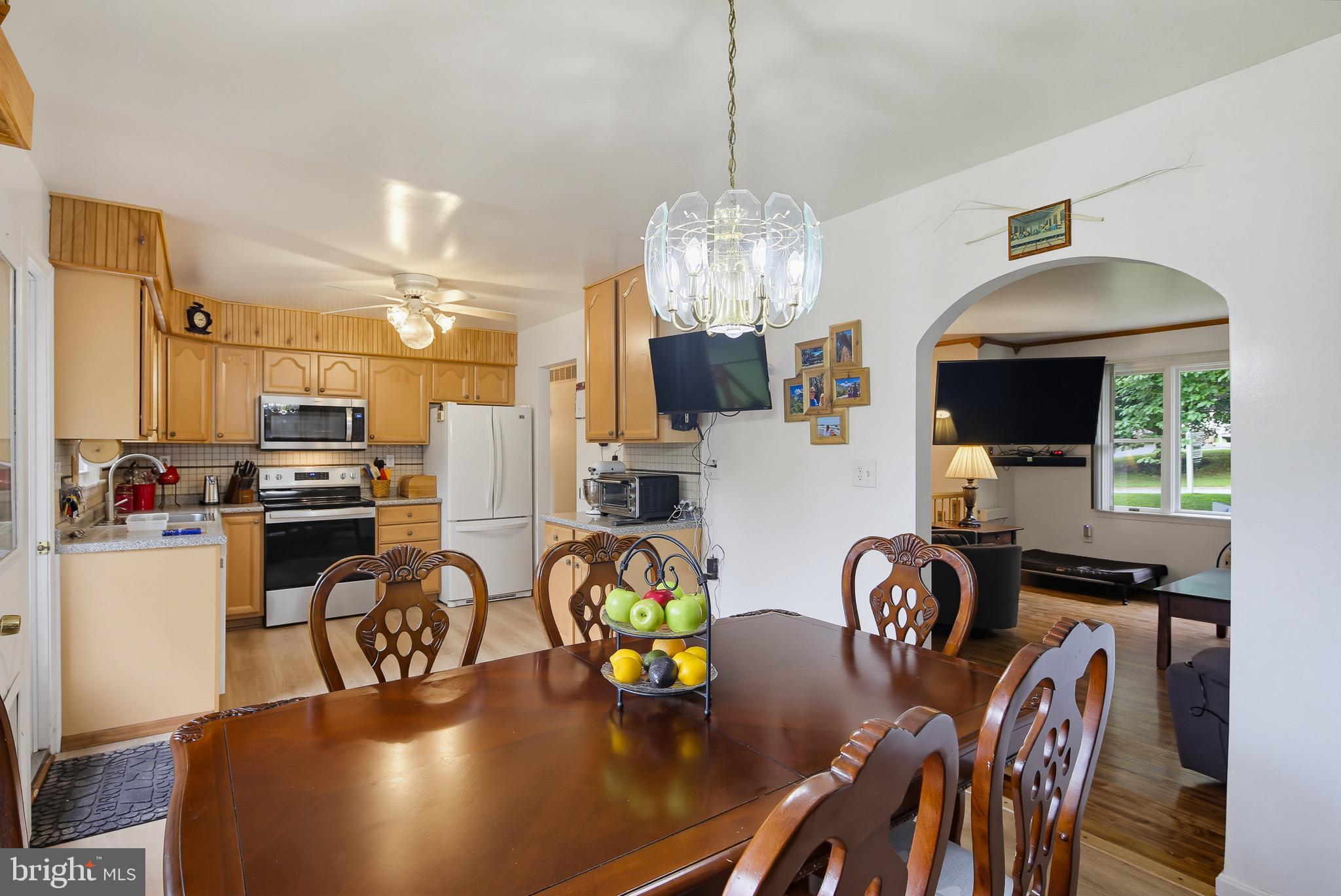 LAWNDALE ACRES - Residential