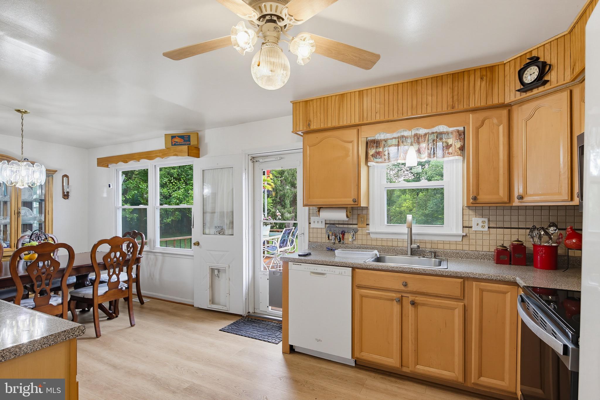 LAWNDALE ACRES - Residential