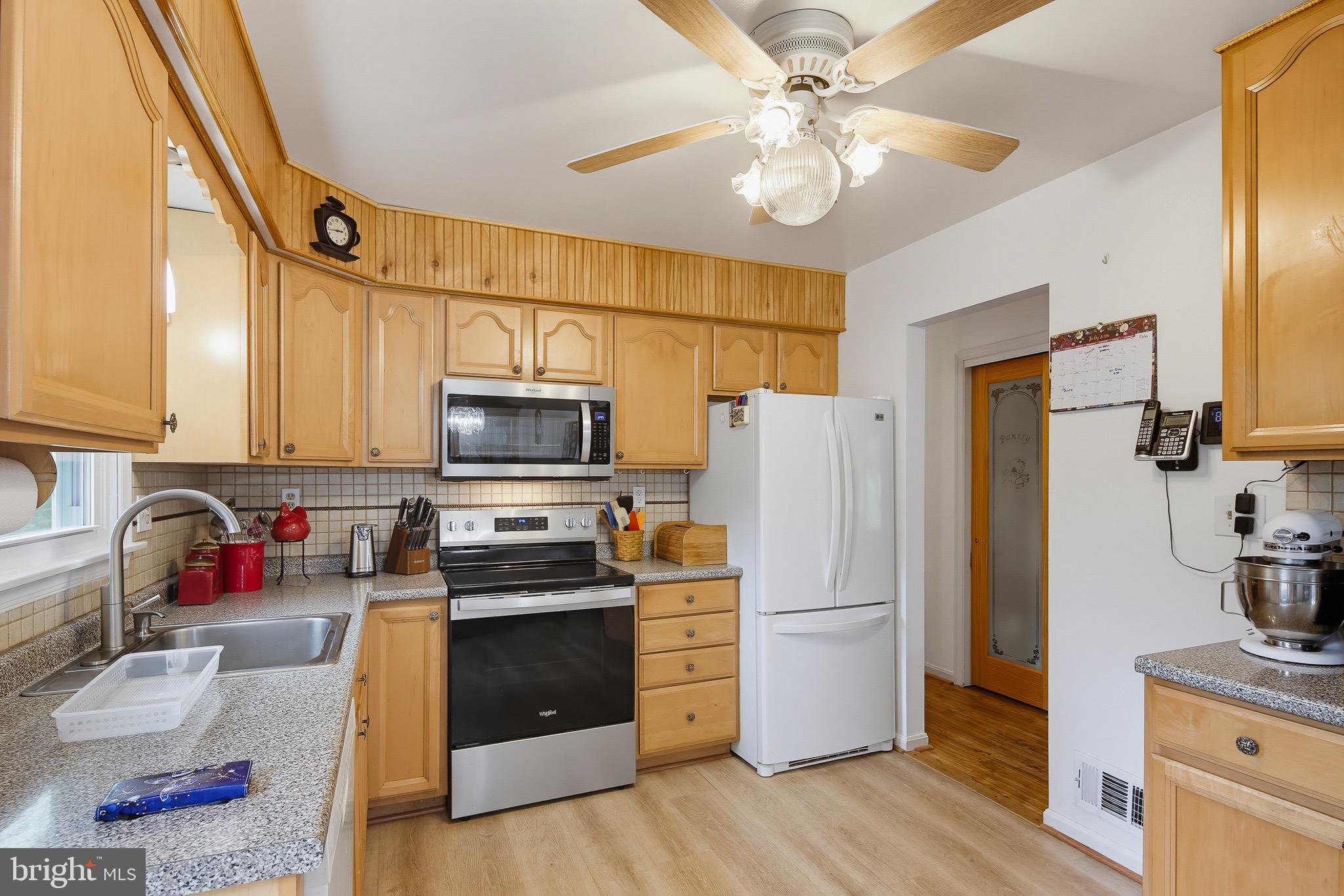 LAWNDALE ACRES - Residential