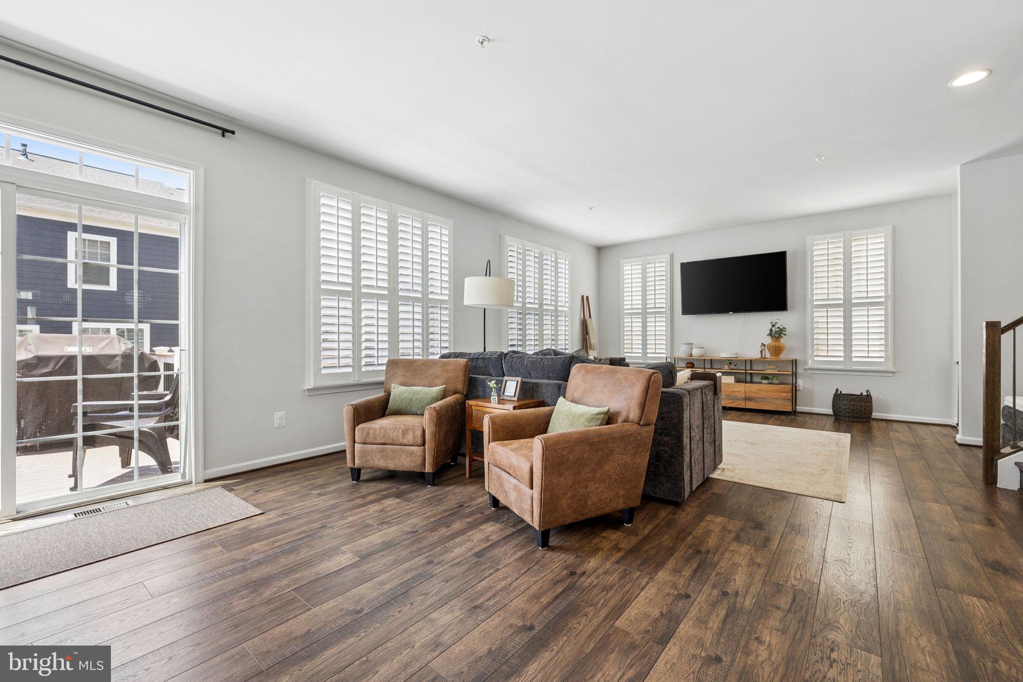 POTOMAC SHORES - Residential