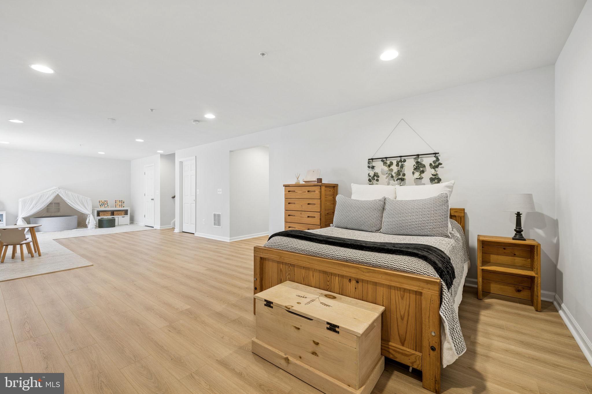 POTOMAC SHORES - Residential