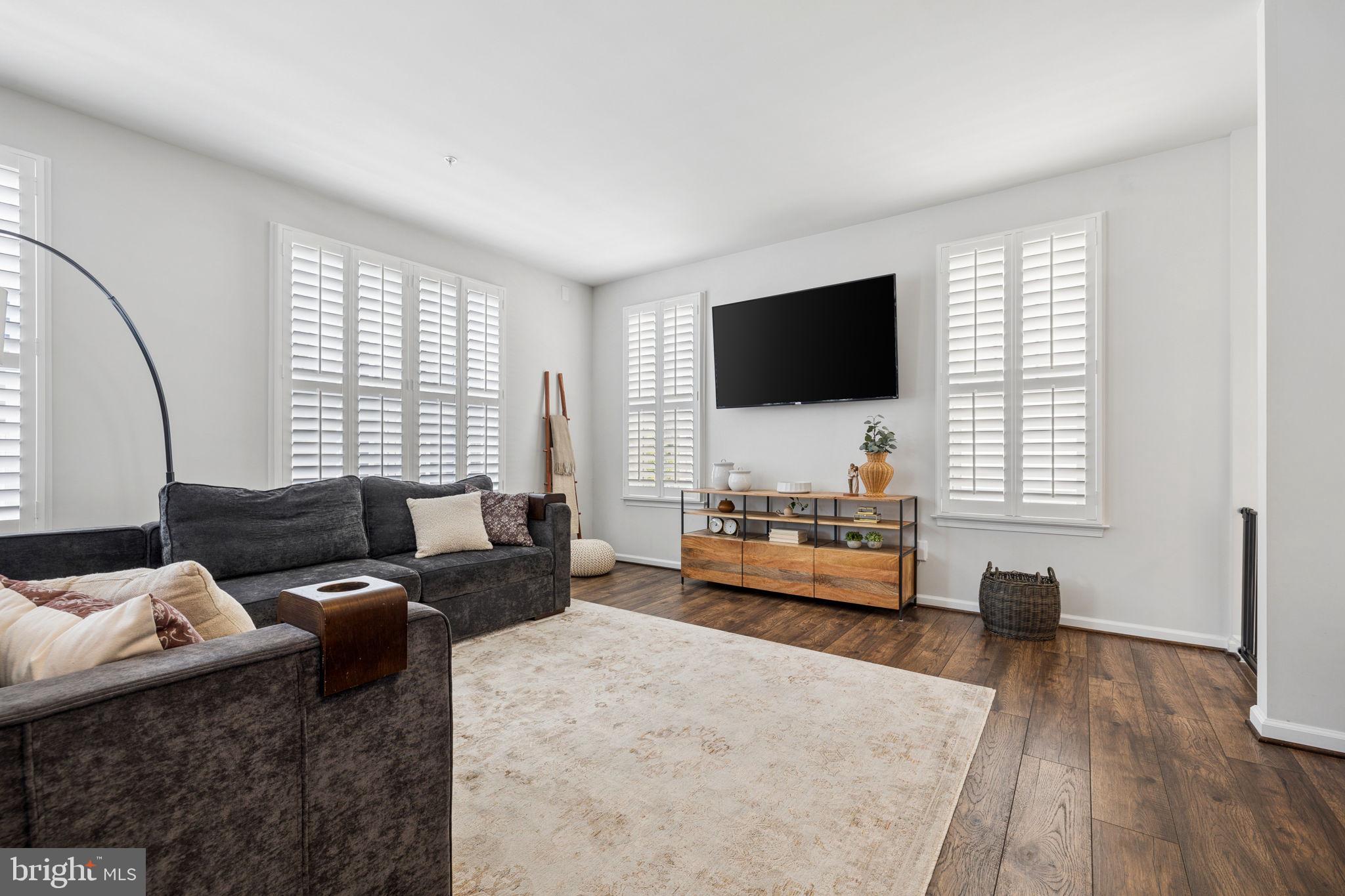 POTOMAC SHORES - Residential