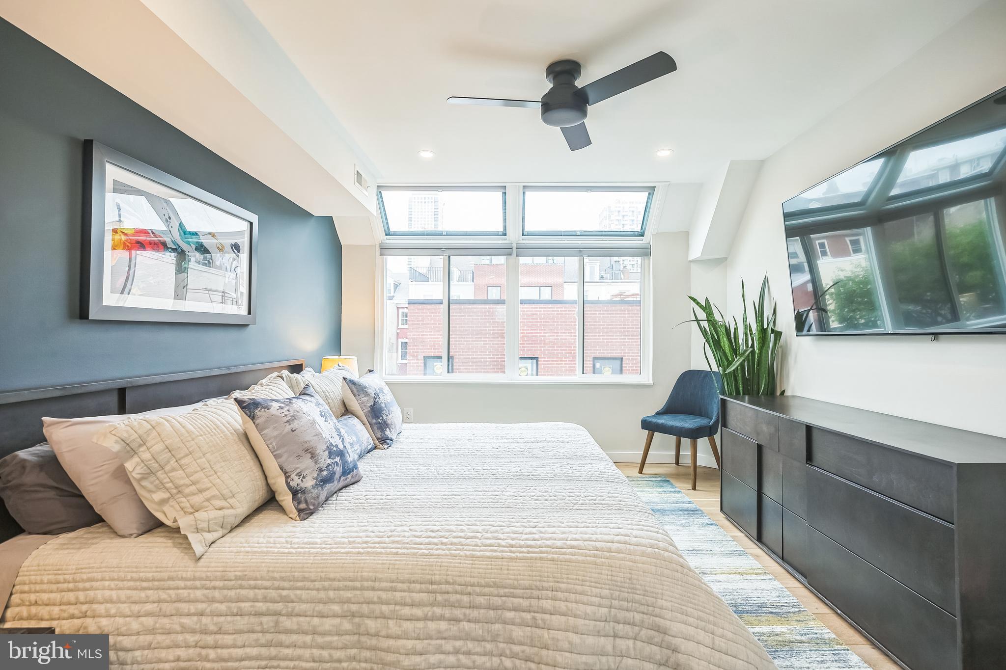 SOCIETY HILL - Residential
