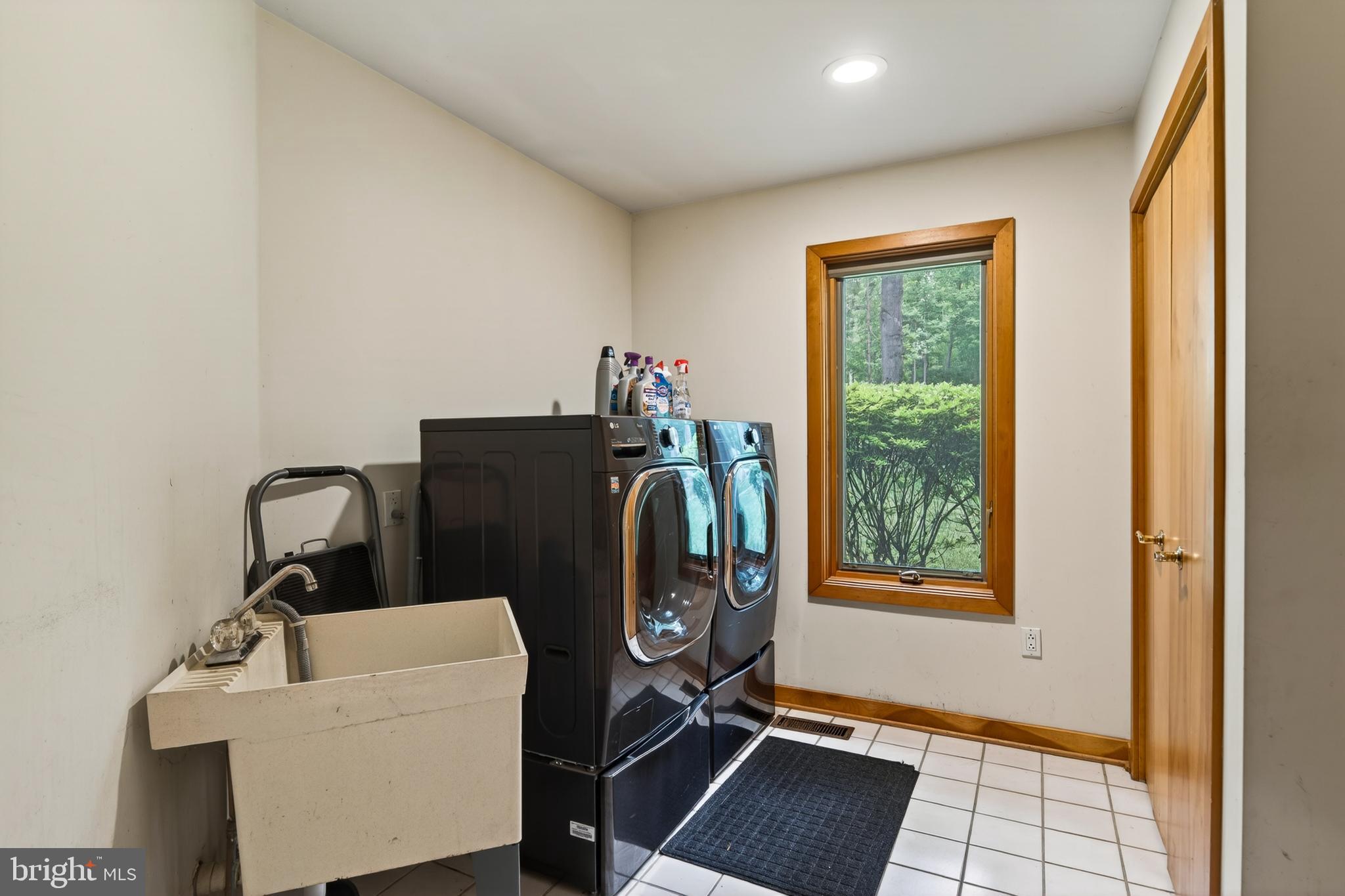 PENN OAKS ESTATES - Residential