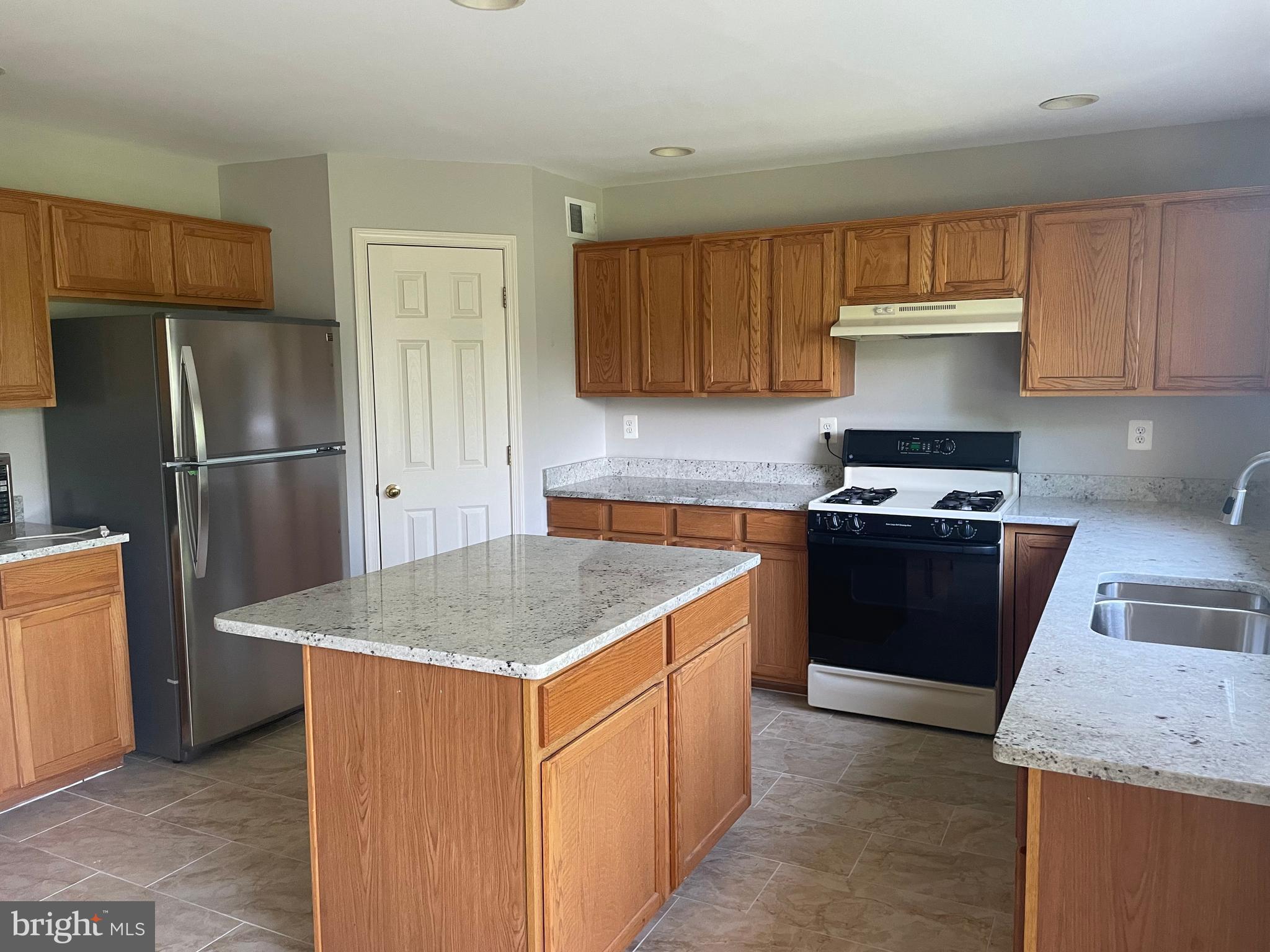 ONE LOUDOUN - Residential Lease
