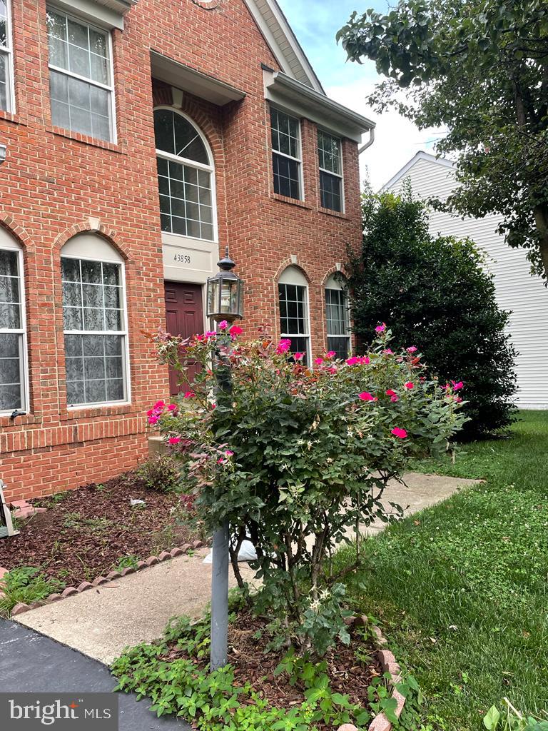 ONE LOUDOUN - Residential Lease