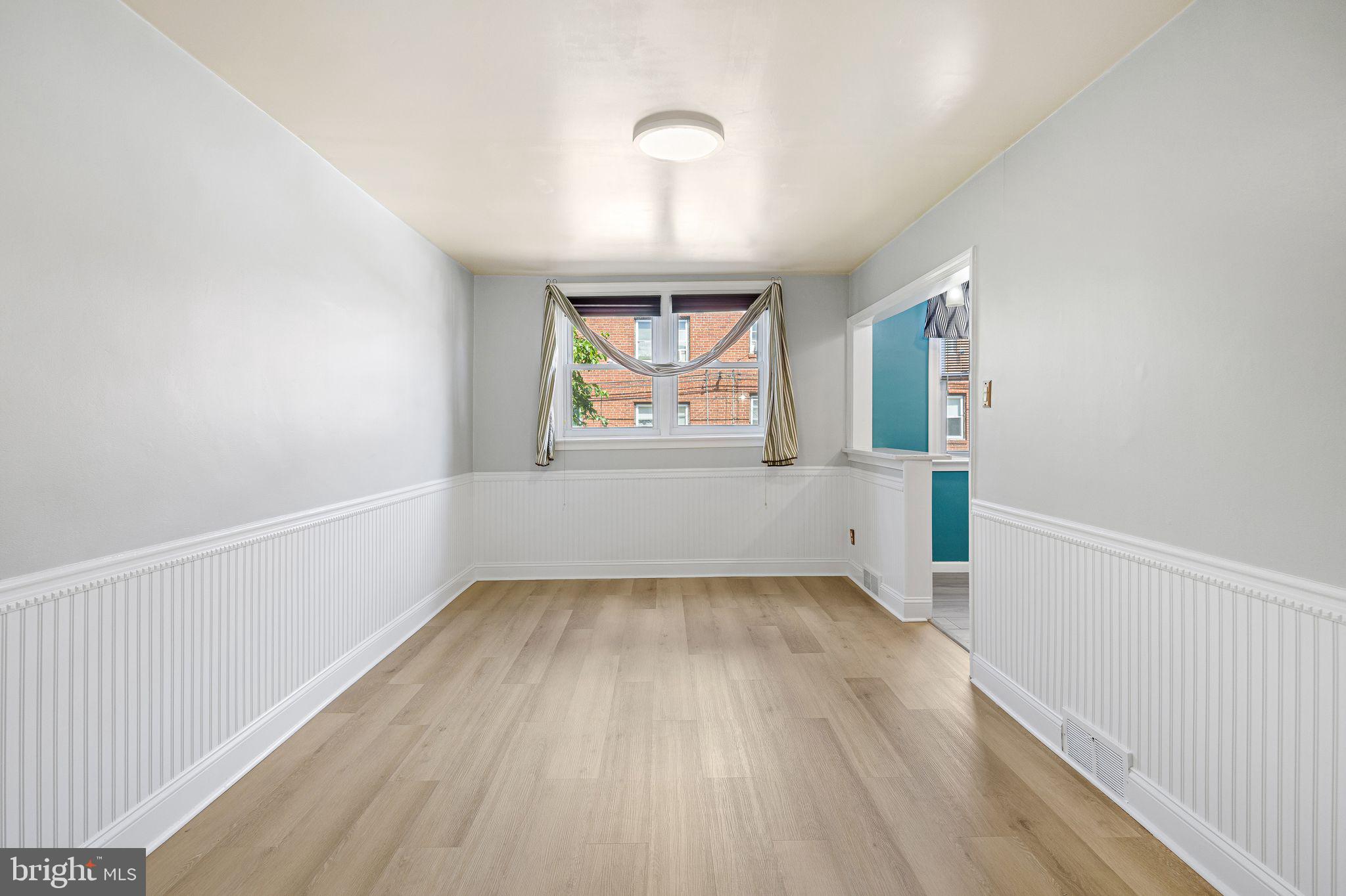 OXFORD CIRCLE - Residential