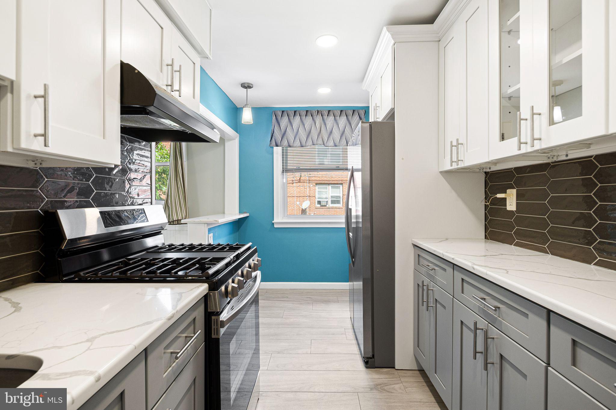 OXFORD CIRCLE - Residential