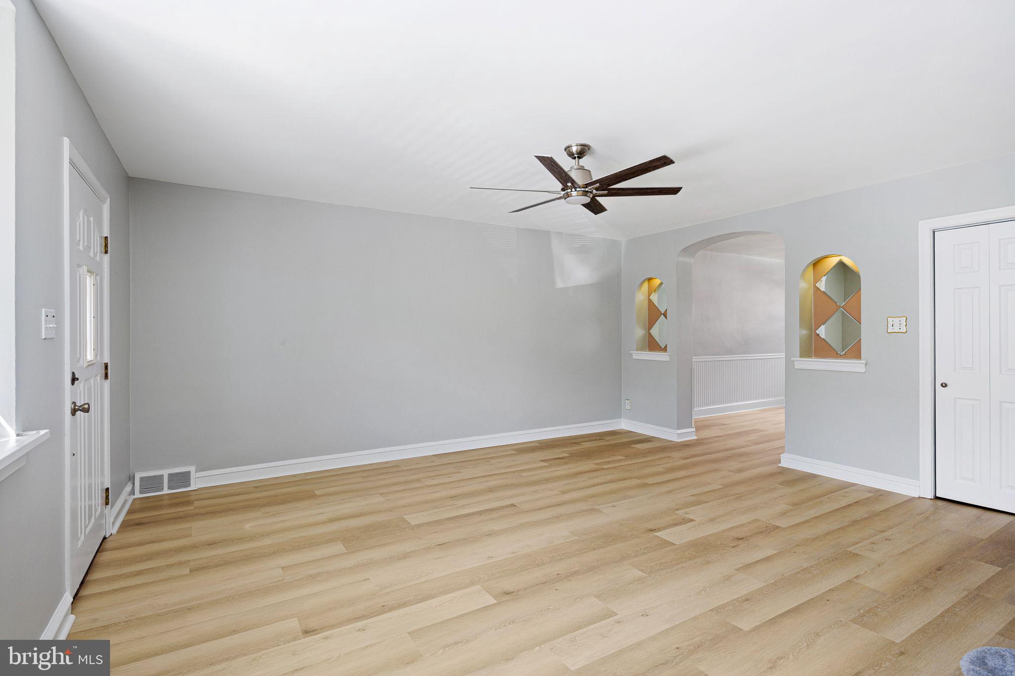 OXFORD CIRCLE - Residential