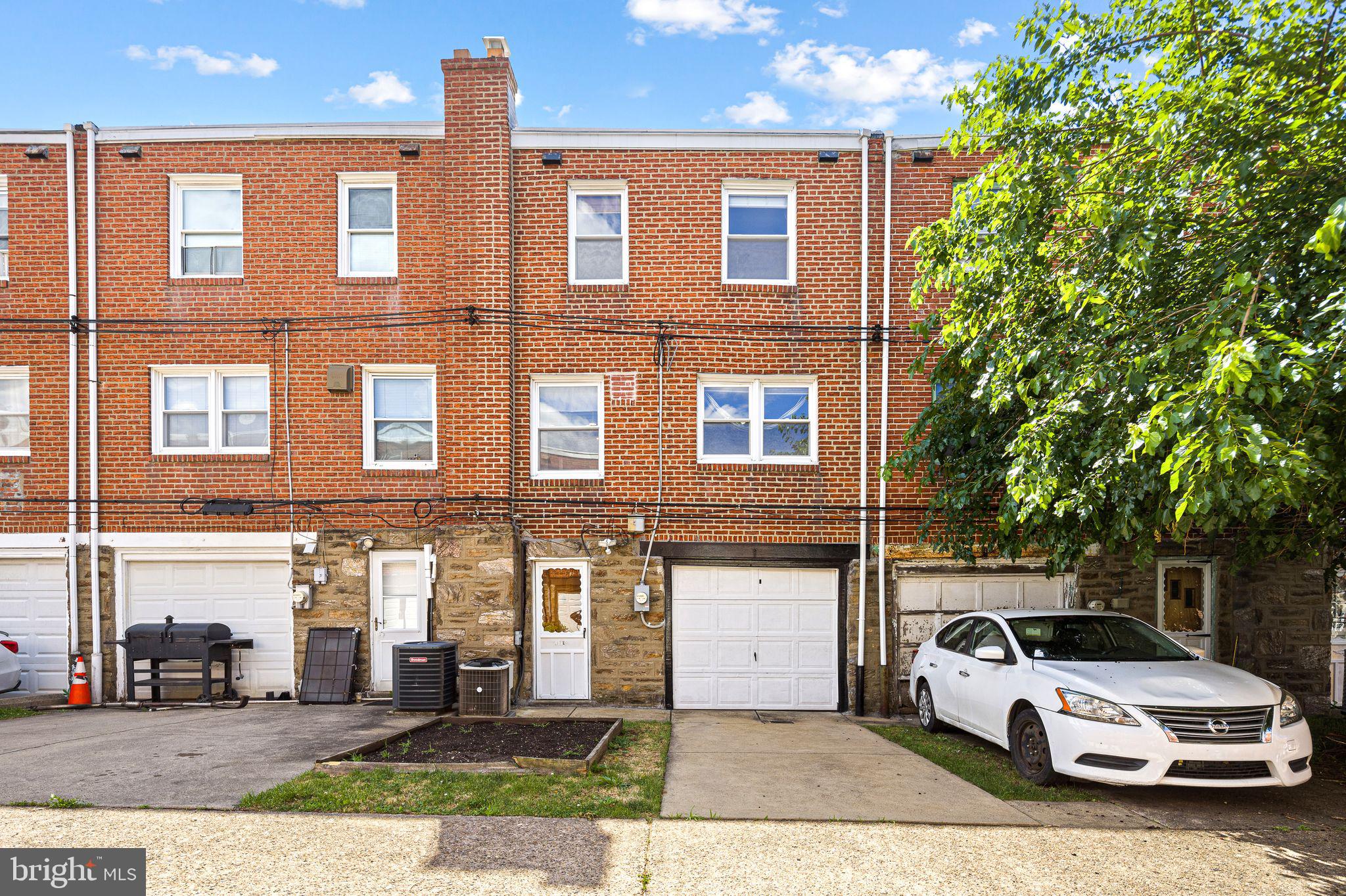 OXFORD CIRCLE - Residential