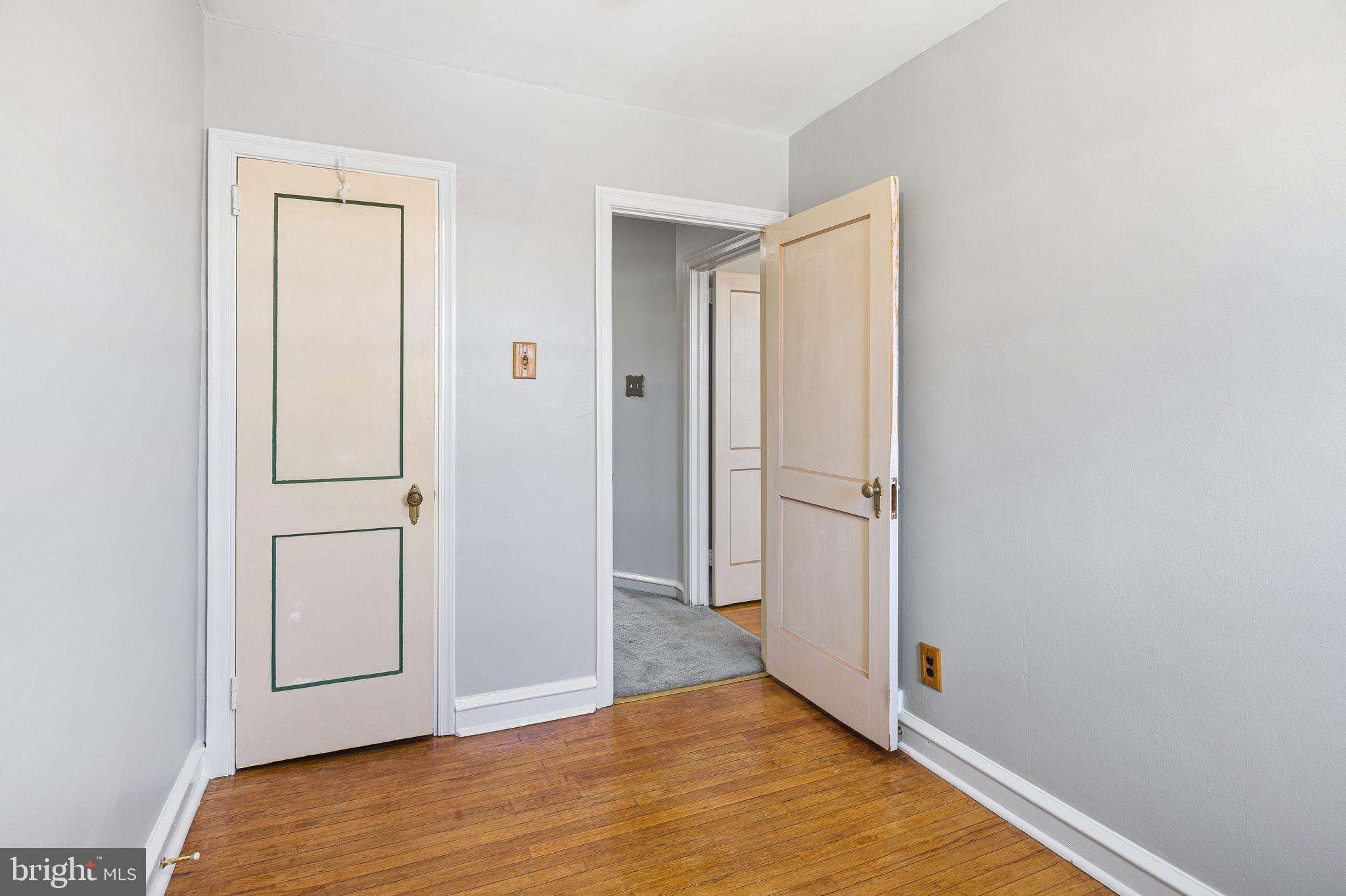 OXFORD CIRCLE - Residential