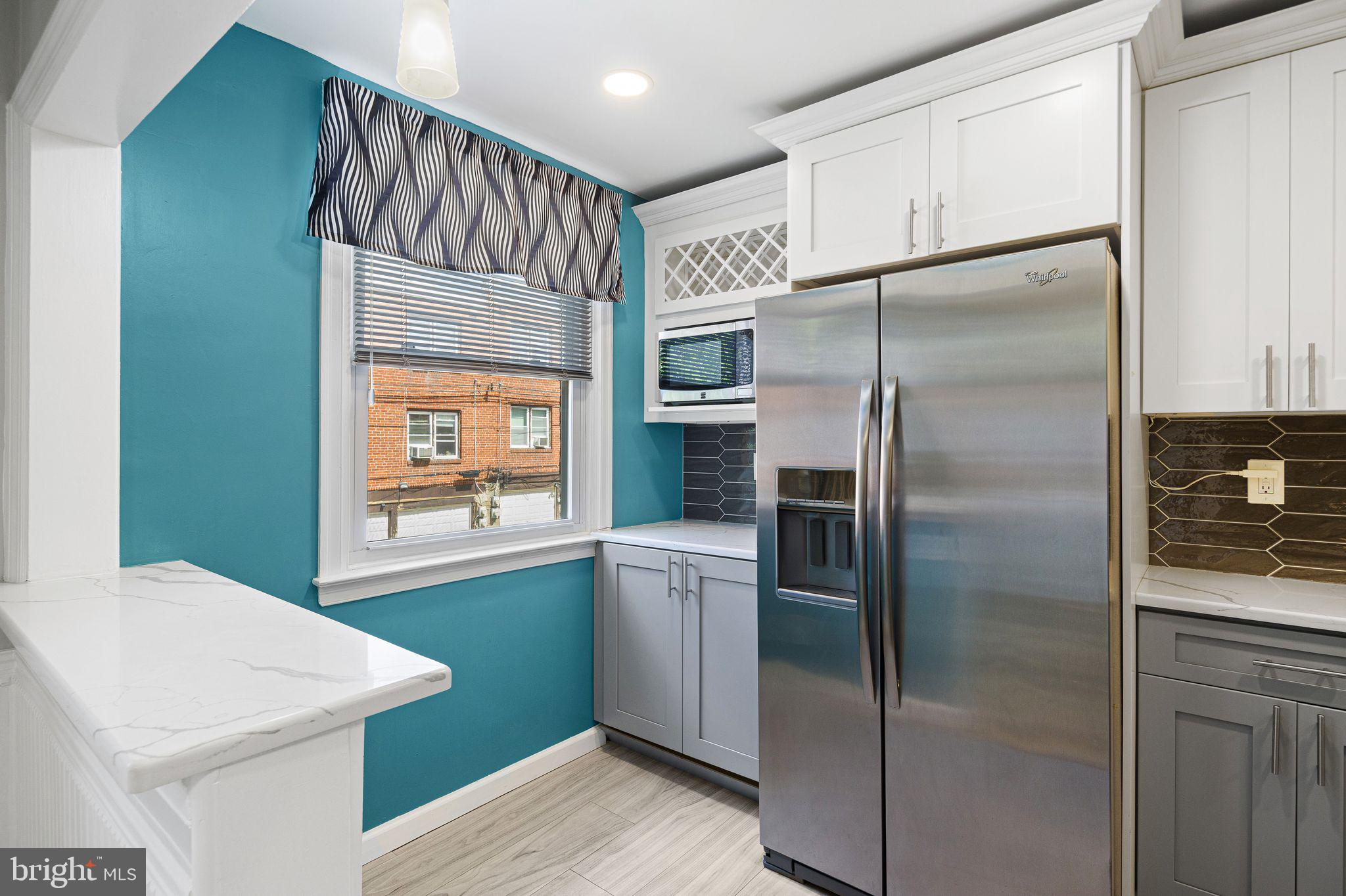 OXFORD CIRCLE - Residential