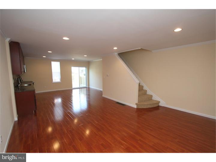 WEST OAK LANE - Residential
