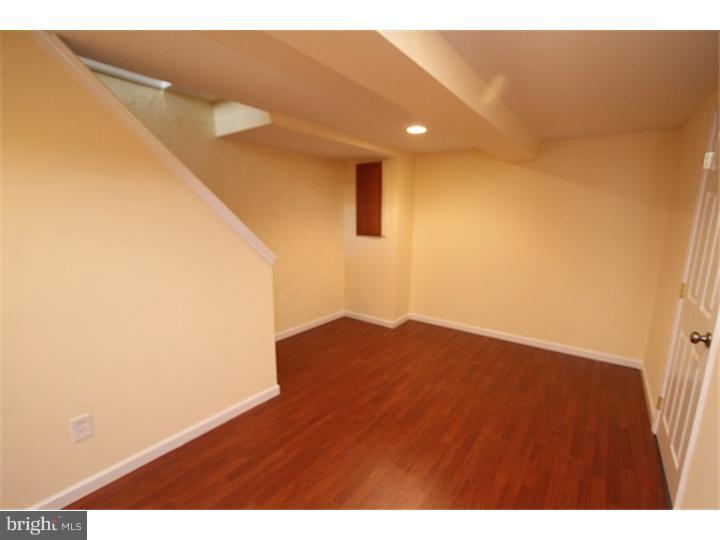 WEST OAK LANE - Residential