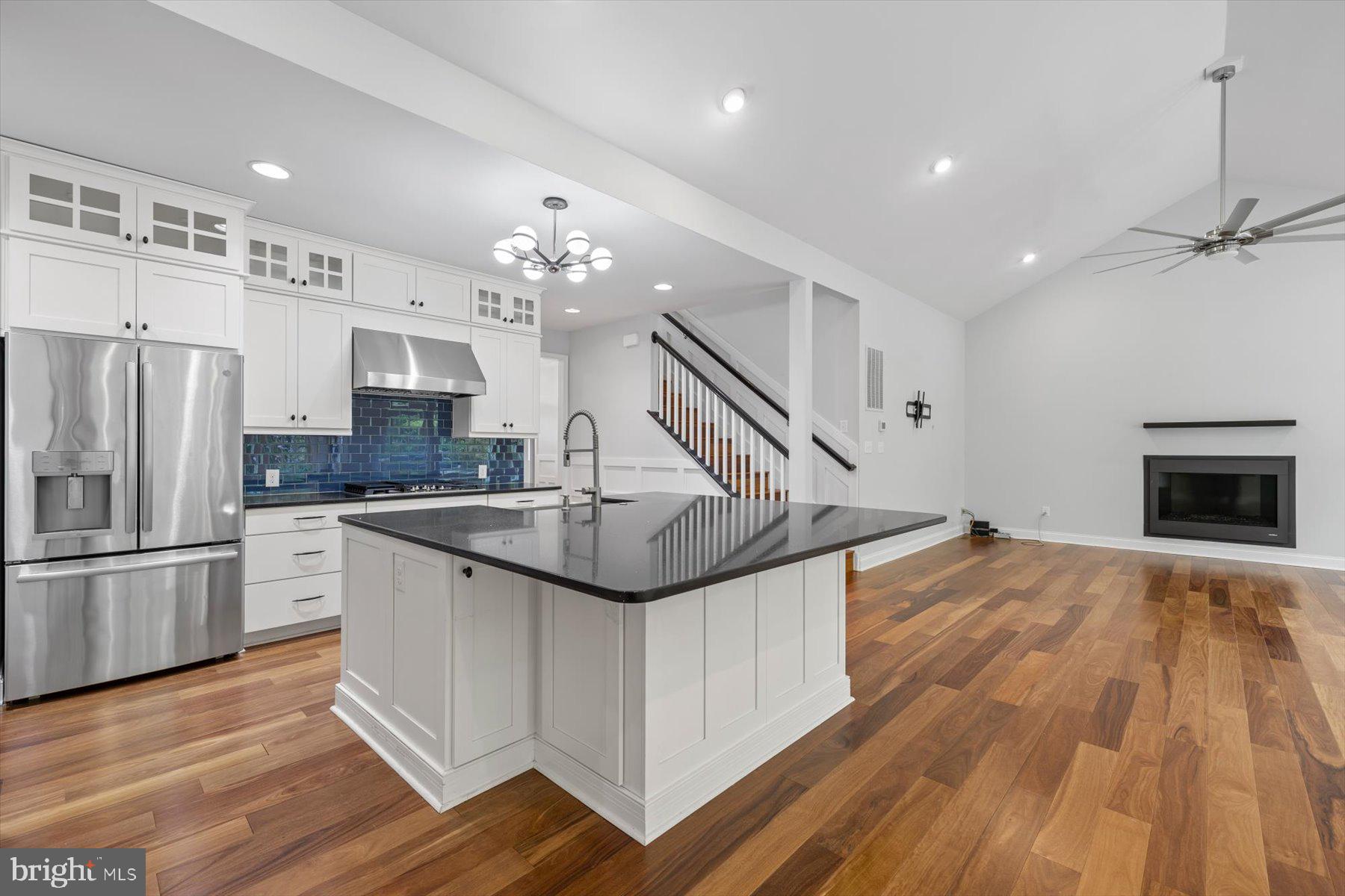 SADDLE RIDGE - Residential