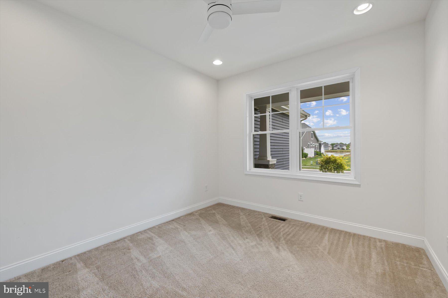 SADDLE RIDGE - Residential