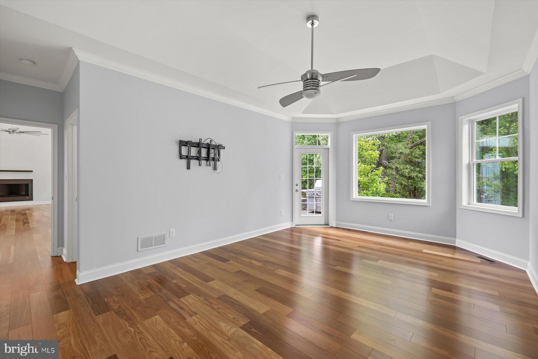 SADDLE RIDGE - Residential