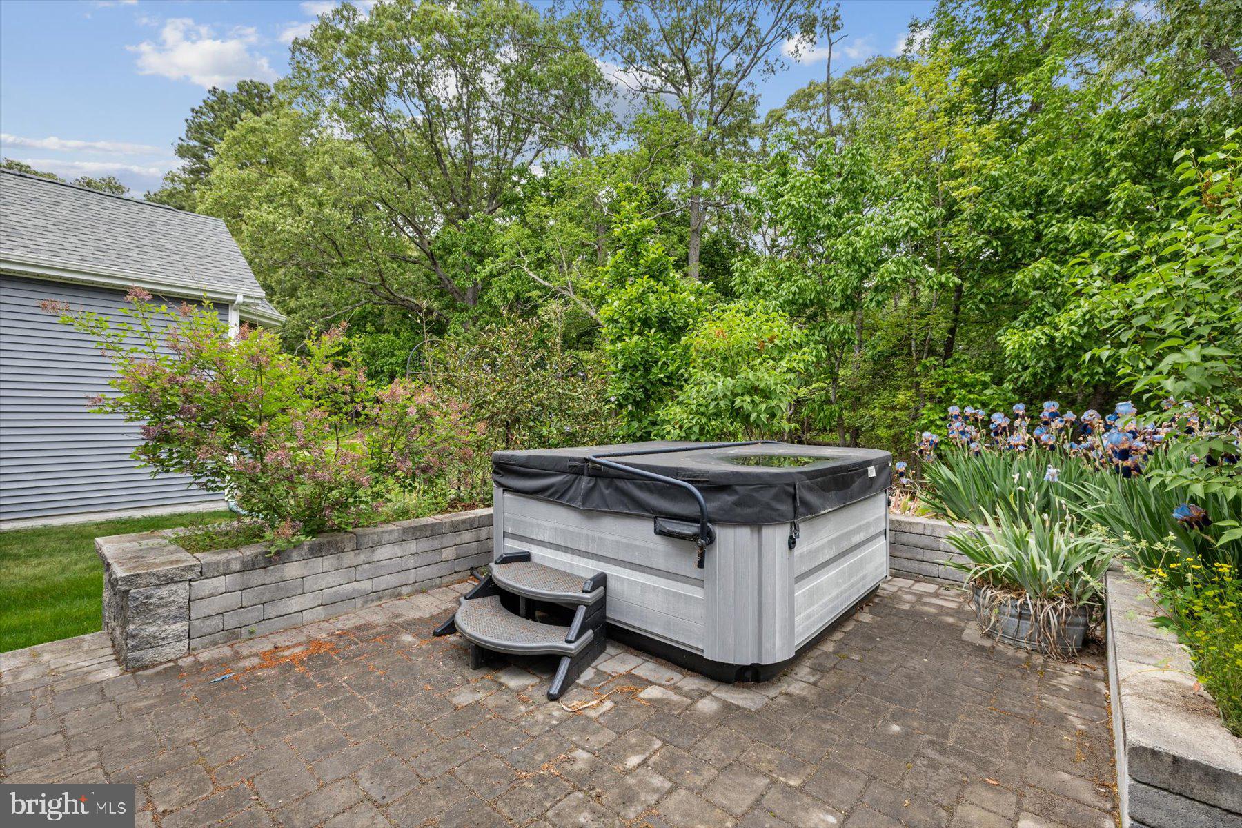 SADDLE RIDGE - Residential