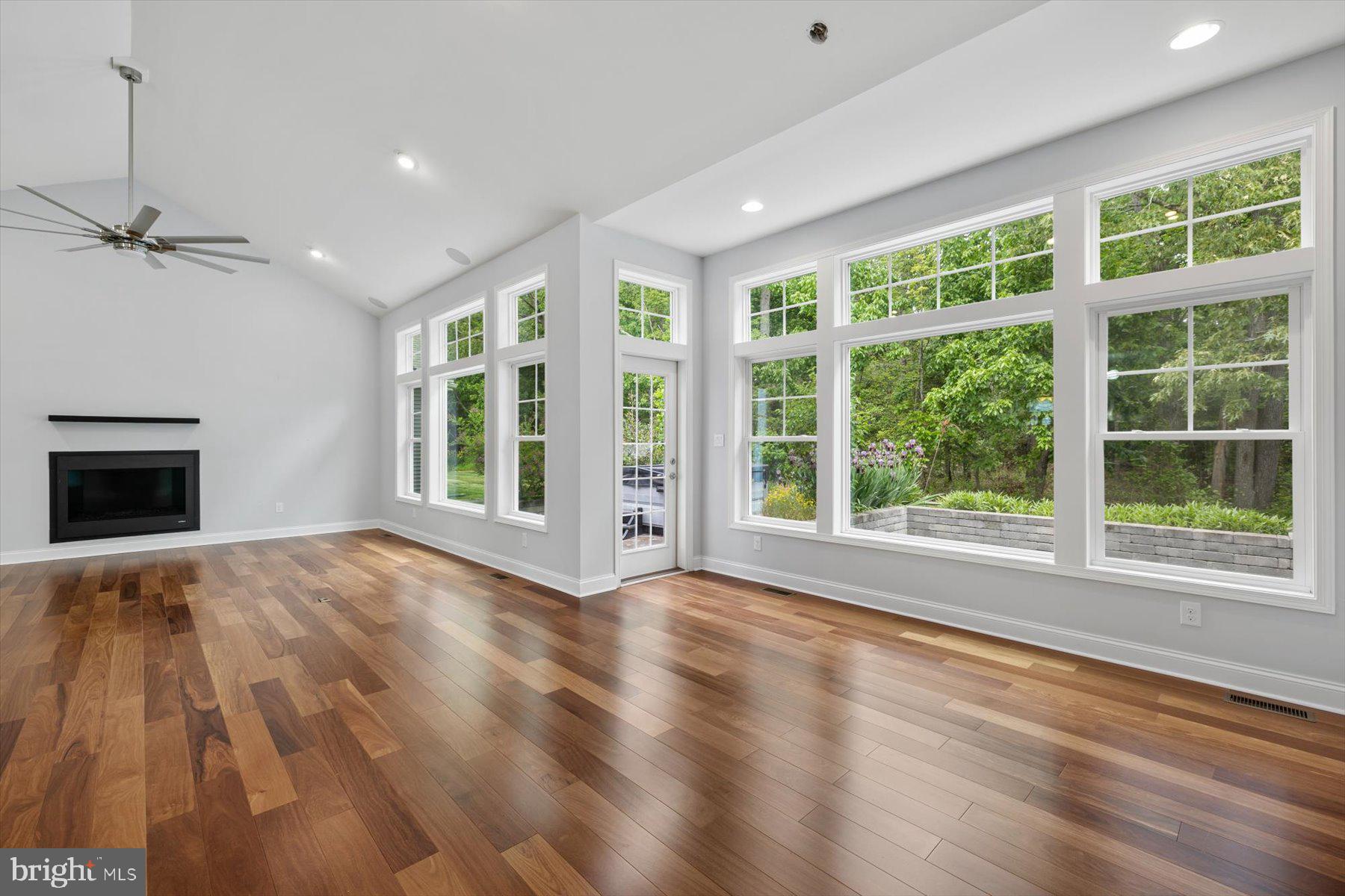 SADDLE RIDGE - Residential