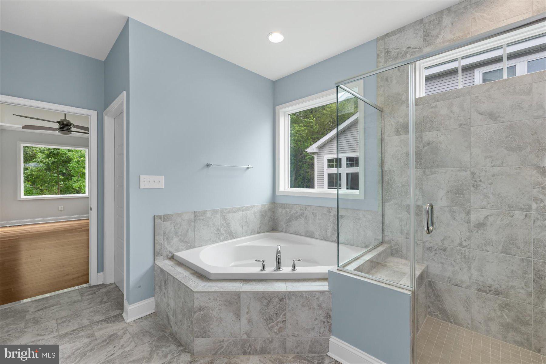 SADDLE RIDGE - Residential