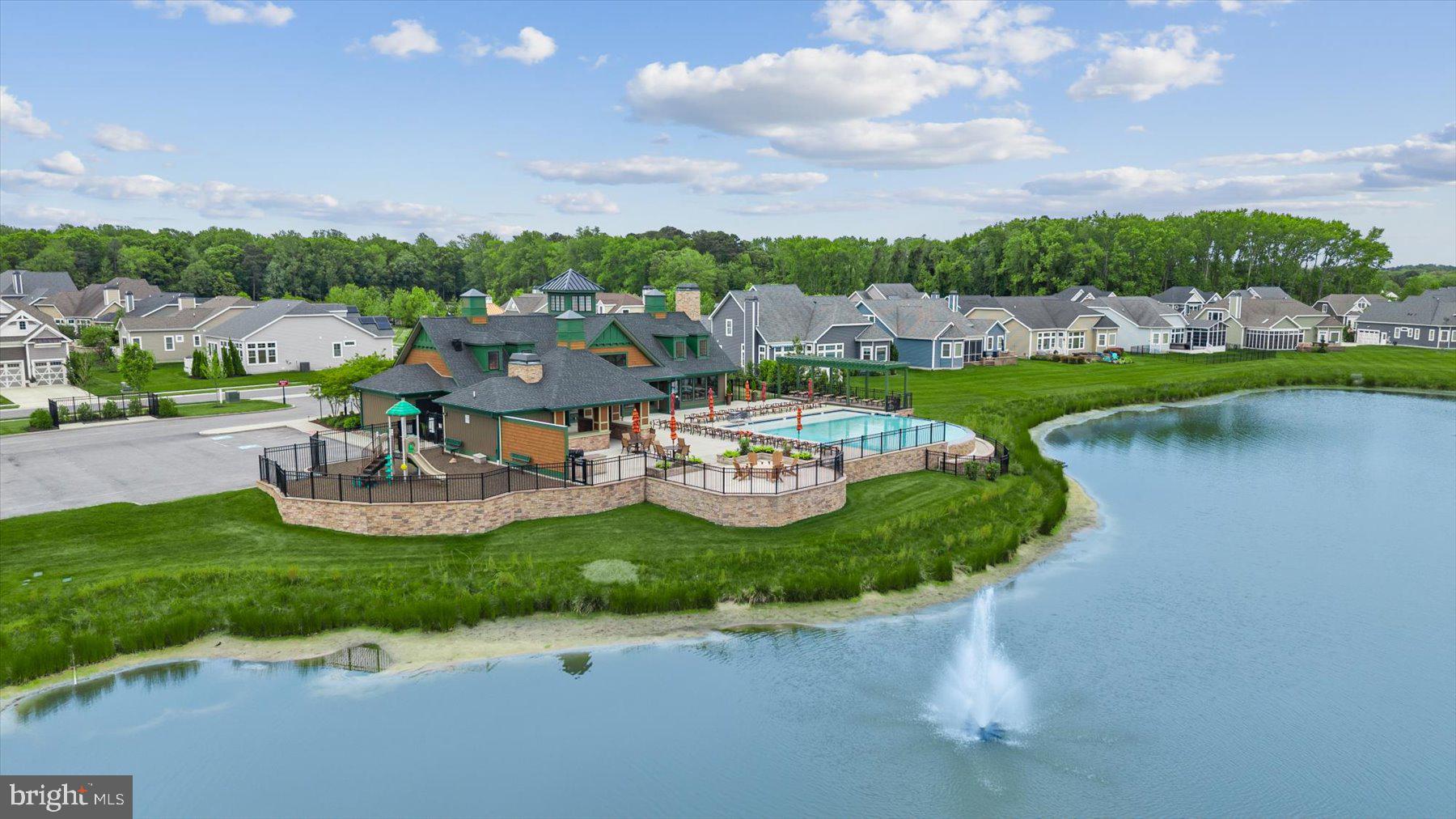 SADDLE RIDGE - Residential