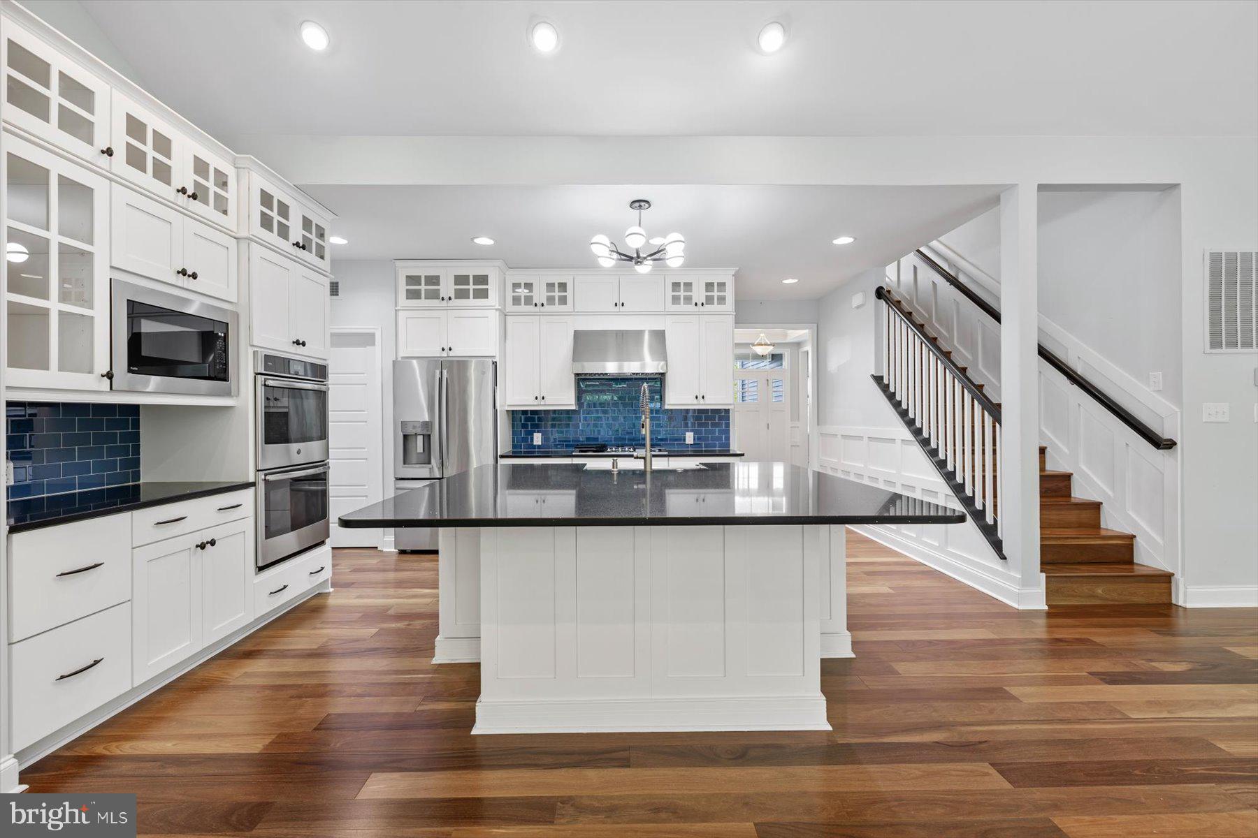 SADDLE RIDGE - Residential
