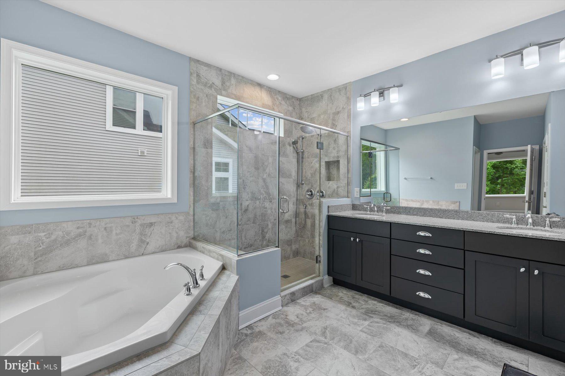 SADDLE RIDGE - Residential