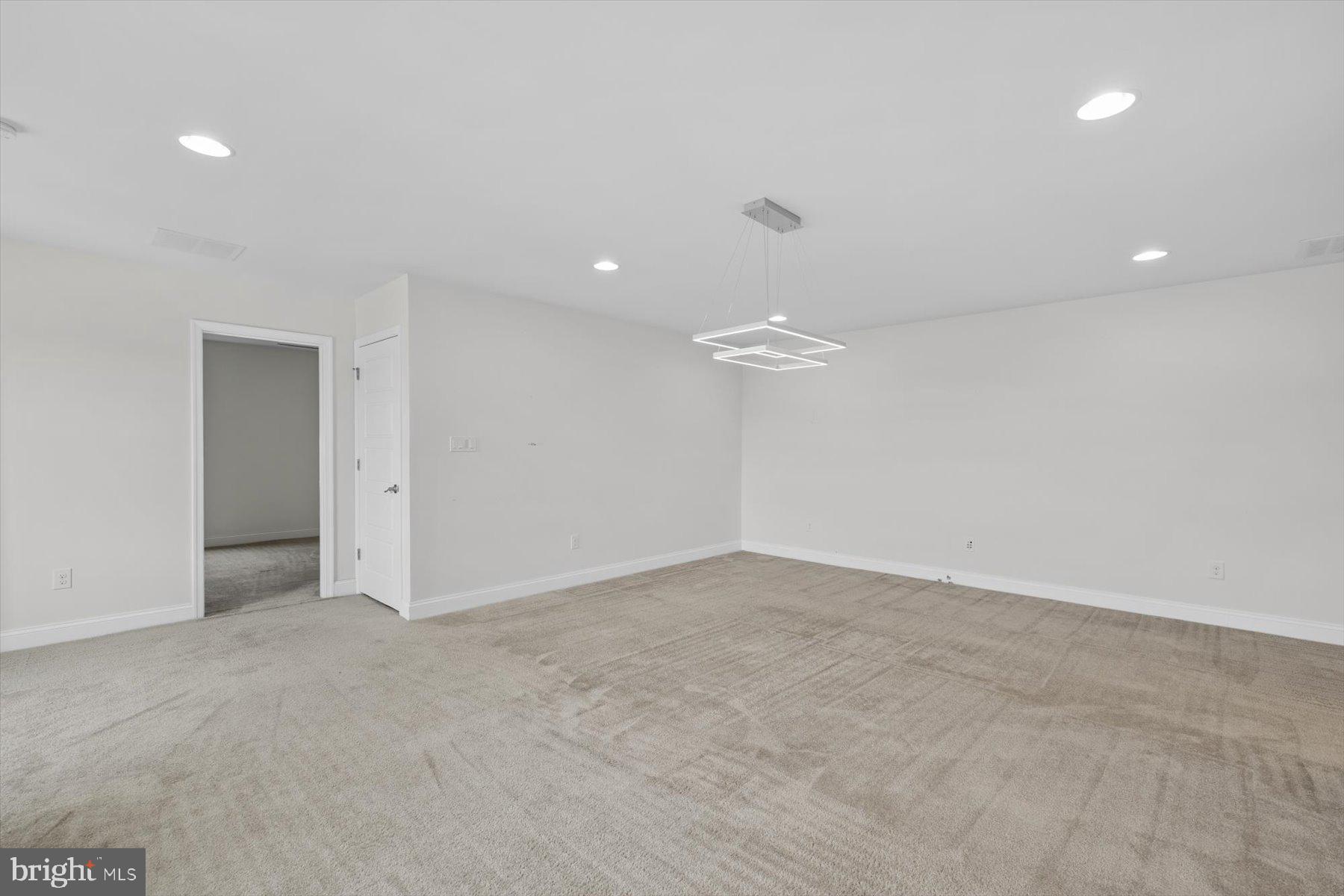 SADDLE RIDGE - Residential