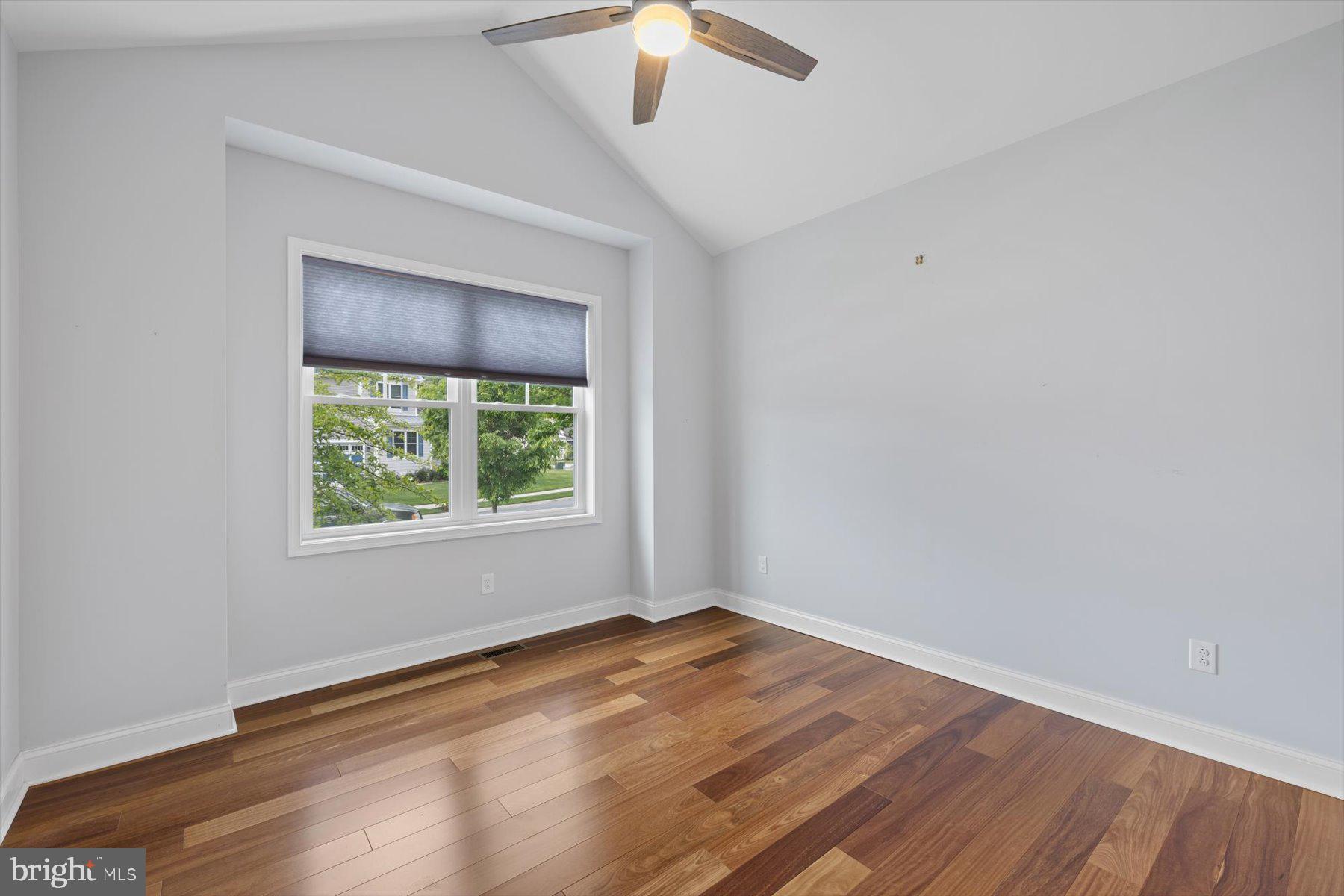 SADDLE RIDGE - Residential