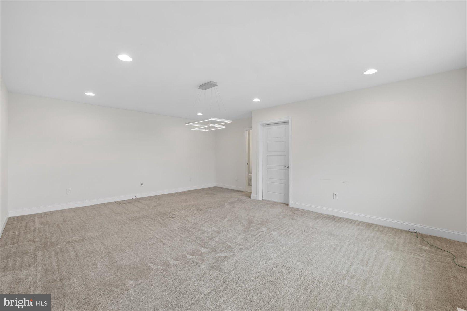 SADDLE RIDGE - Residential